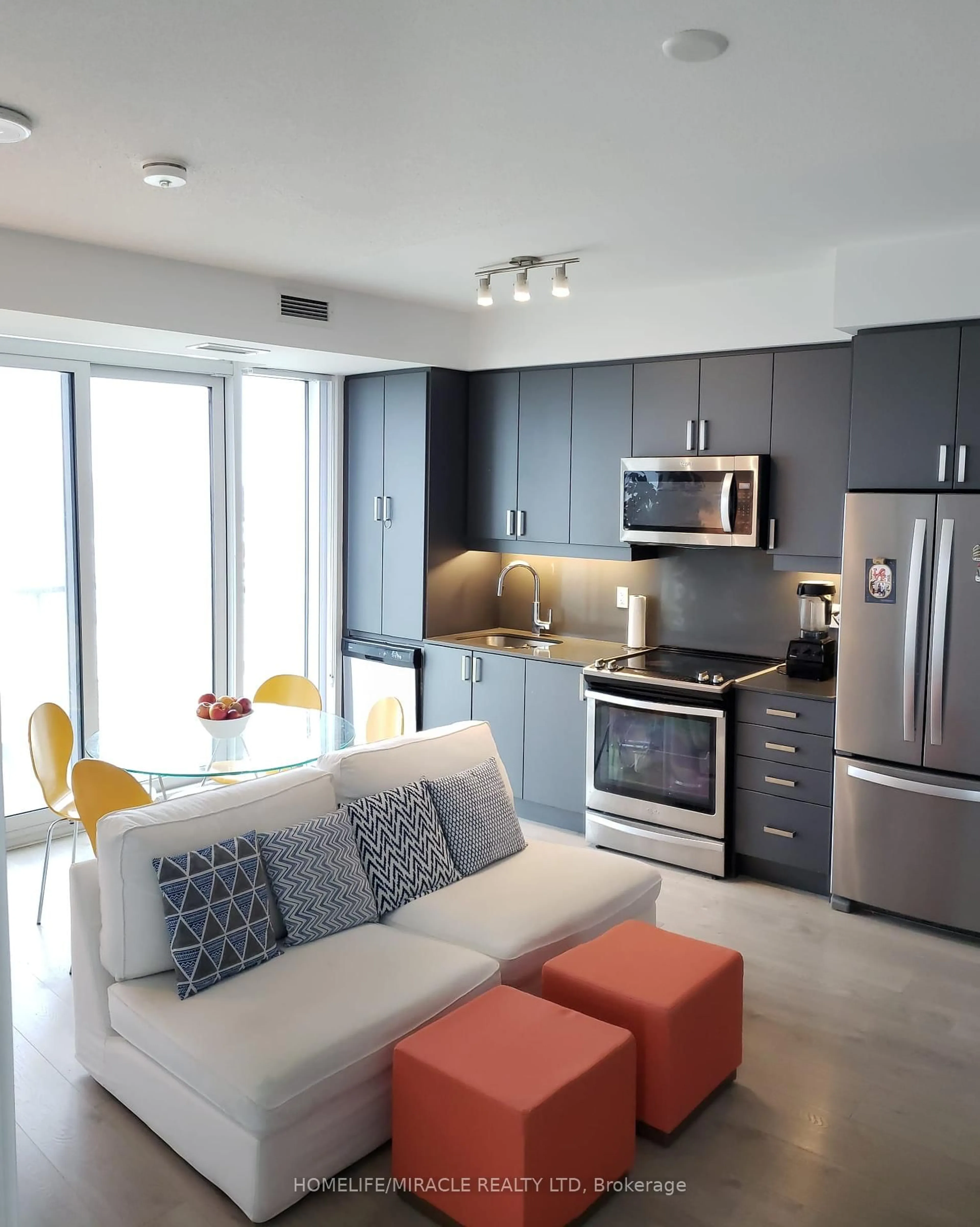Open concept kitchen, unknown for 7895 Jane St #2004, Vaughan Ontario L4K 0K2