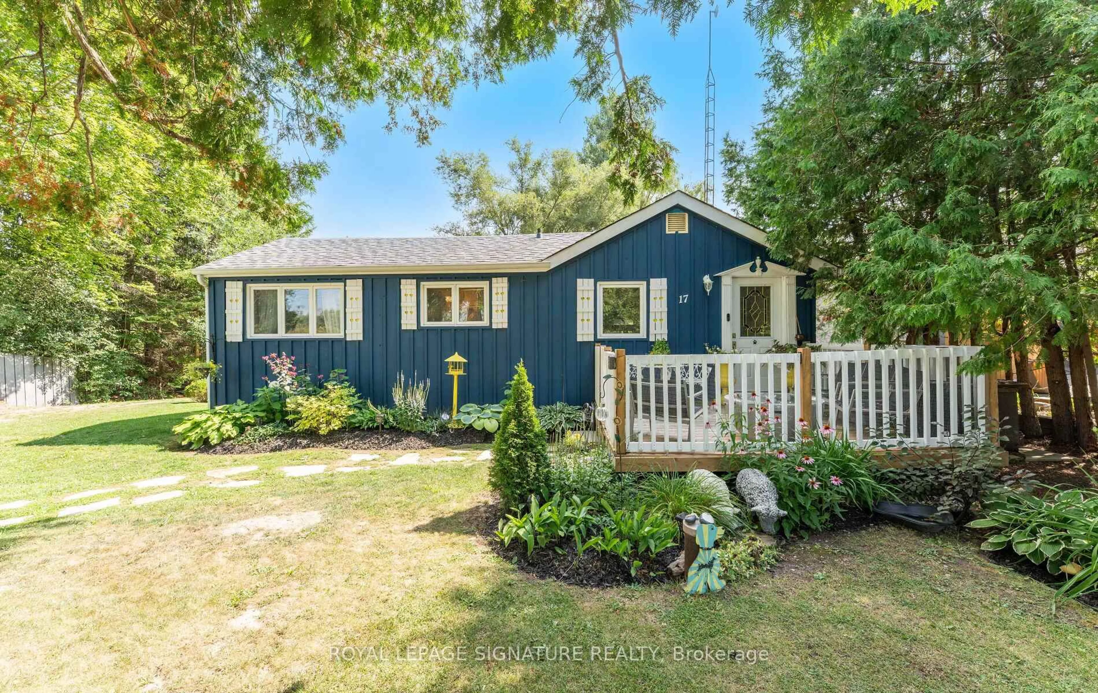 Unknown for 17 Mustard St, Uxbridge Ontario L9P 1R2