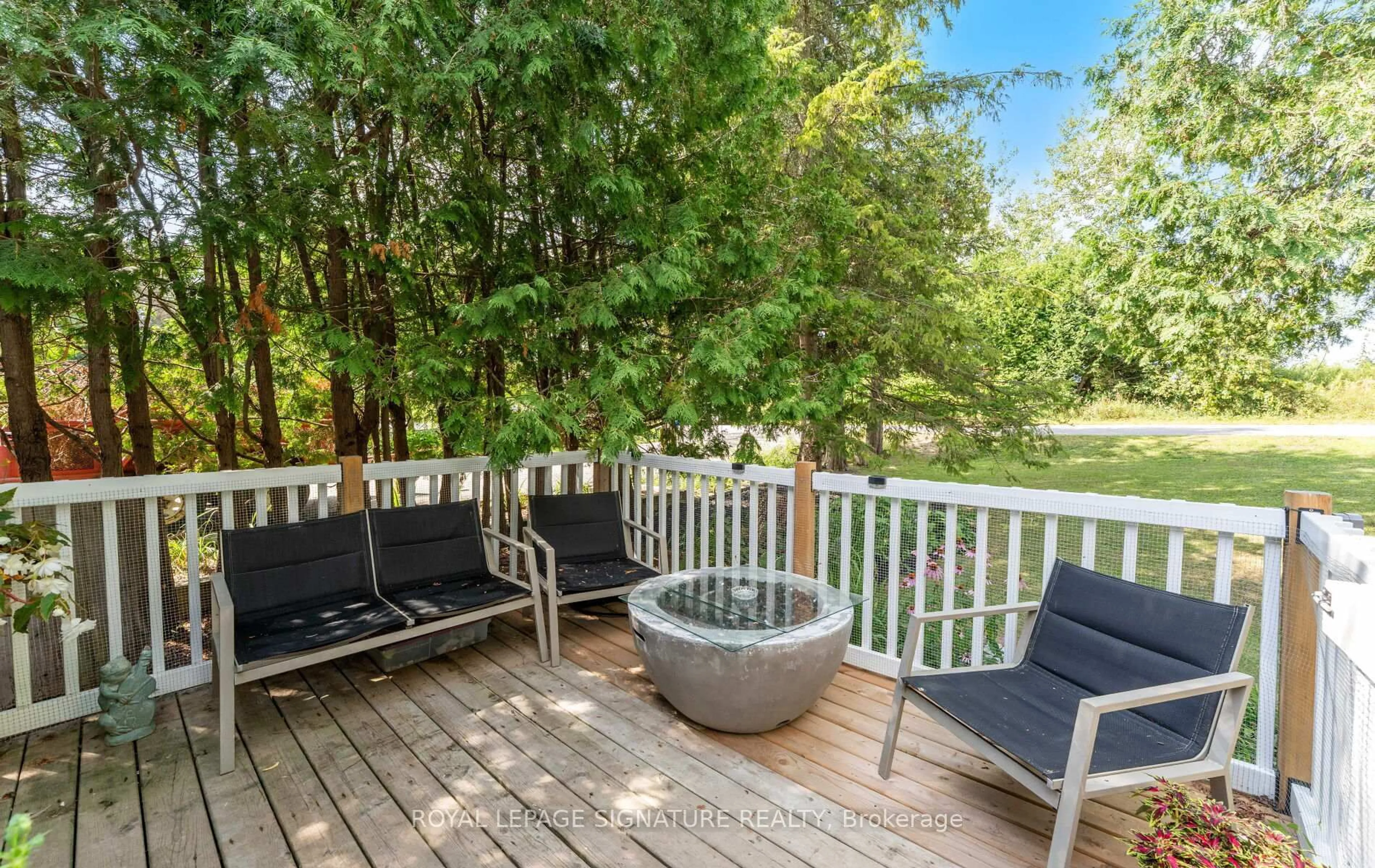 Patio, water/lake/river/ocean view for 17 Mustard St, Uxbridge Ontario L9P 1R2