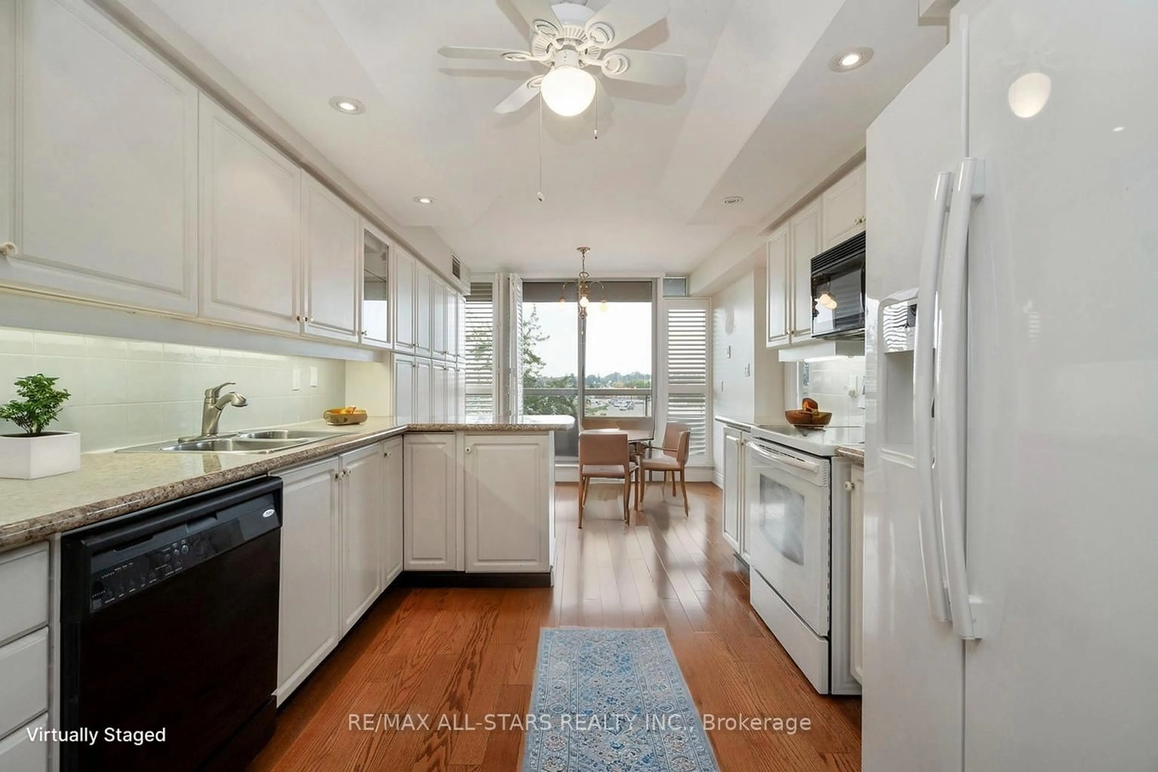Open concept kitchen, unknown for 610 Bullock Dr #404, Markham Ontario L3R 0G1
