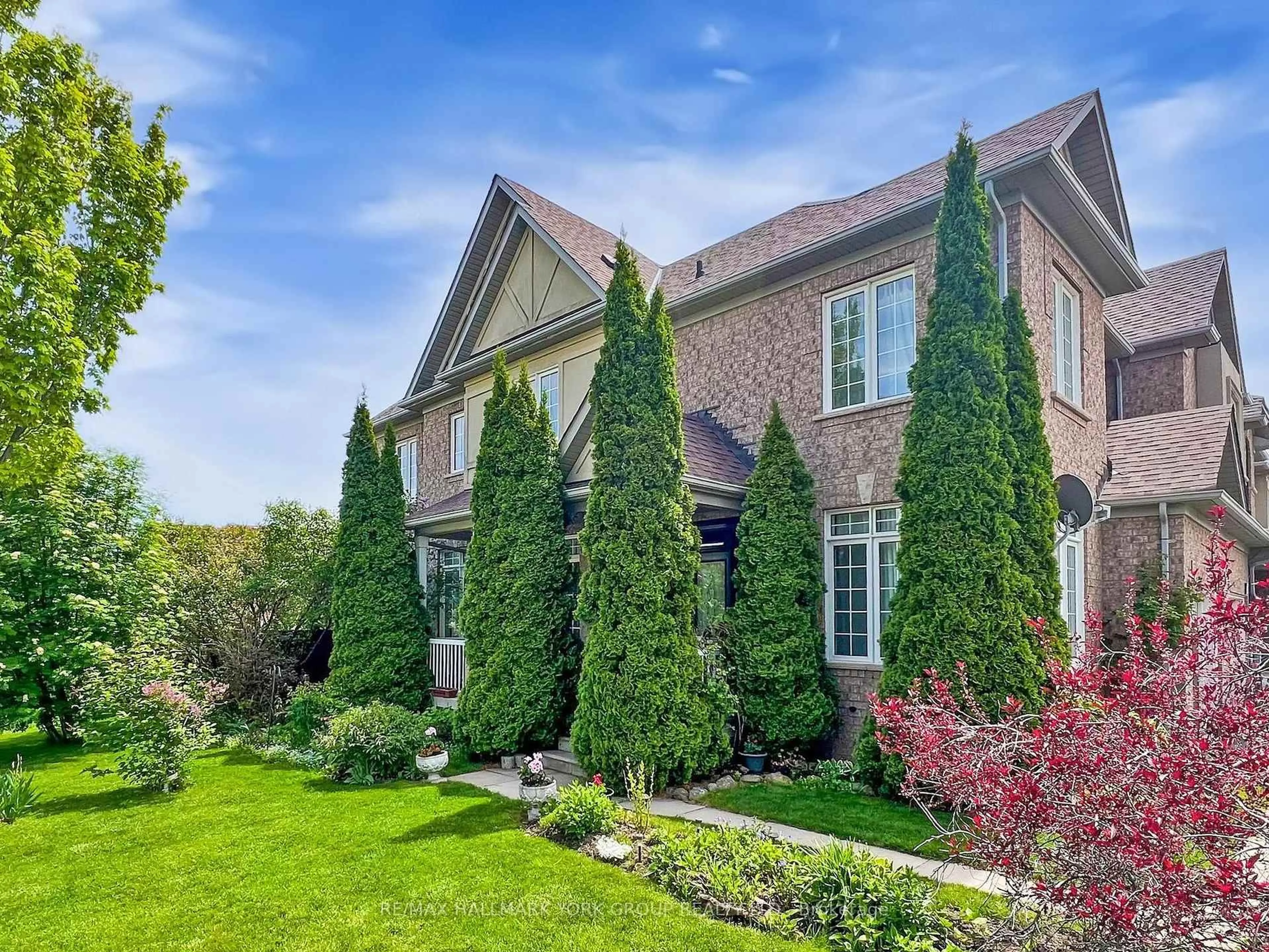Home with brick exterior material, street for 1 Lander Cres, Vaughan Ontario L4J 8V3