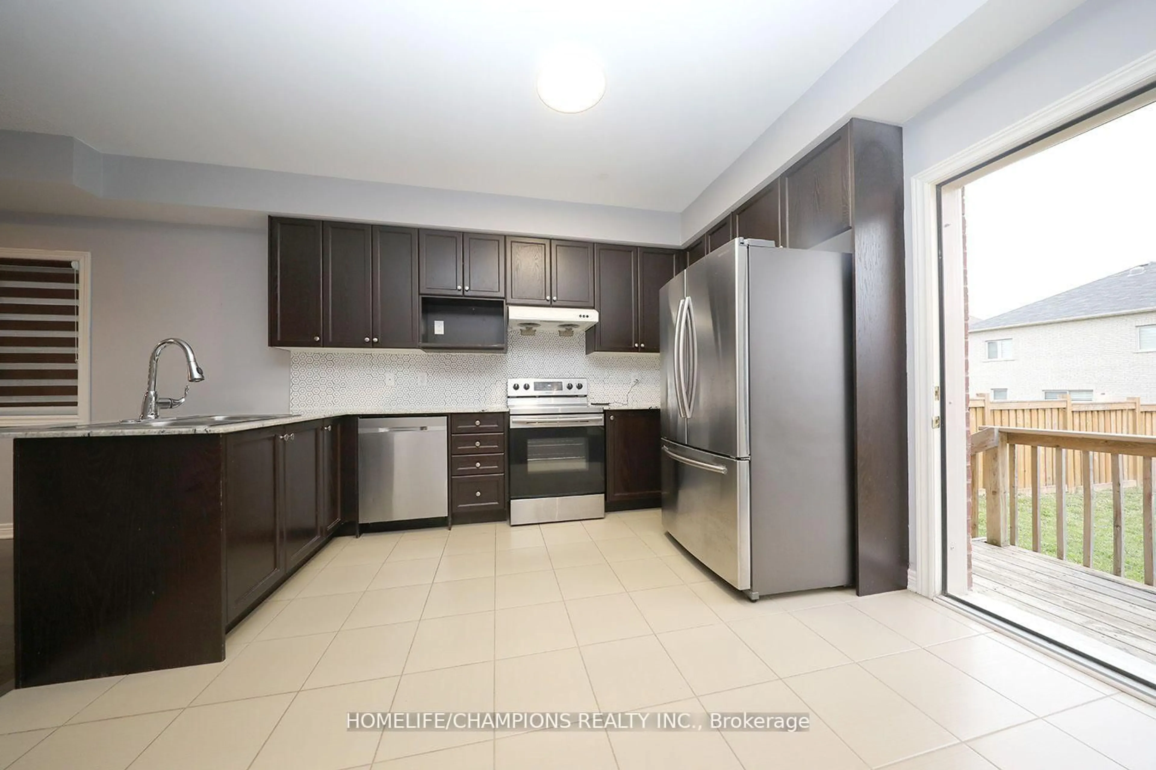 Standard kitchen, ceramic/tile floor for 13 John Moore Rd, East Gwillimbury Ontario L9N 0P4