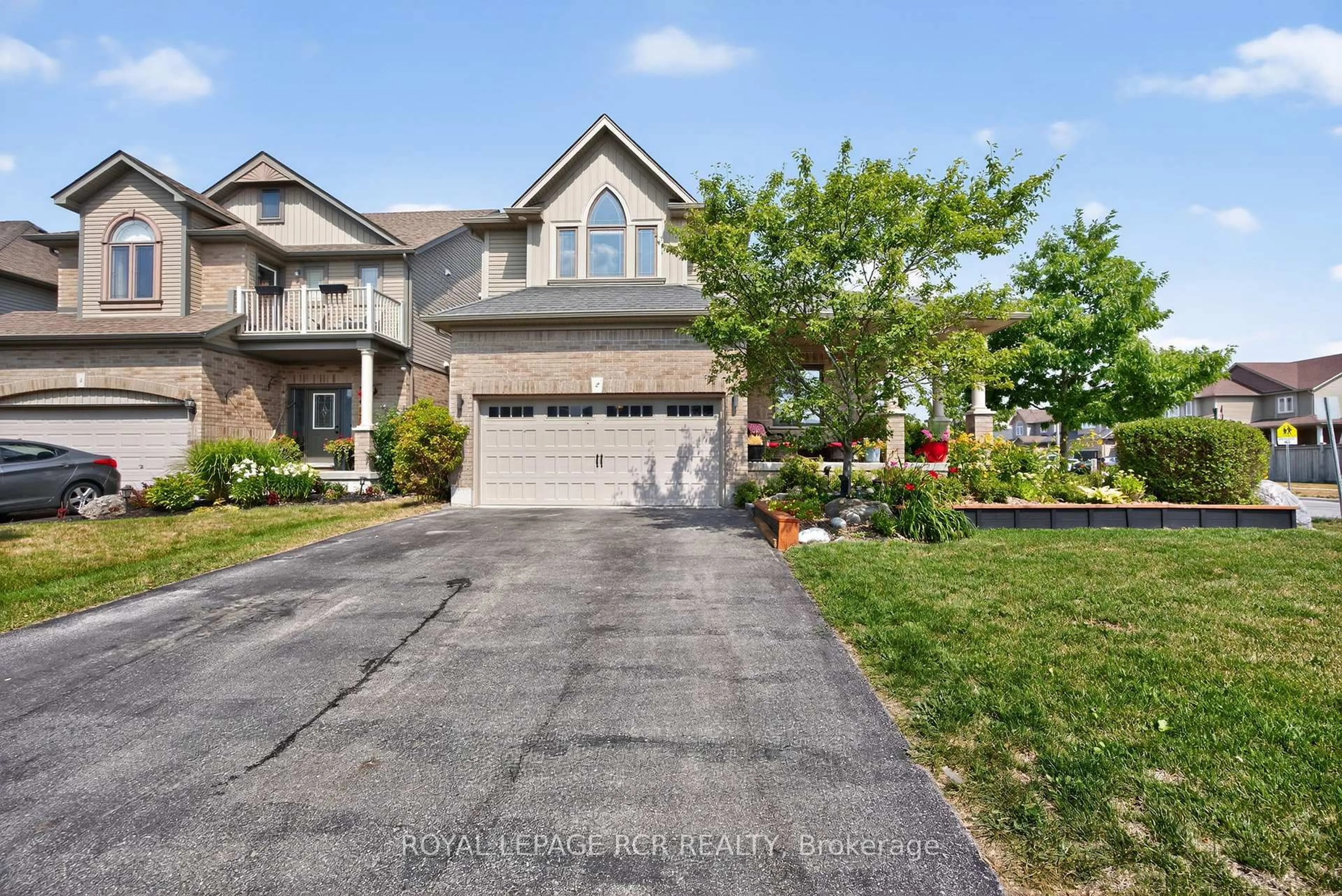 A pic from outside/outdoor area/front of a property/back of a property/a pic from drone, street for 2 Irwin Cres, New Tecumseth Ontario L9R 0G6