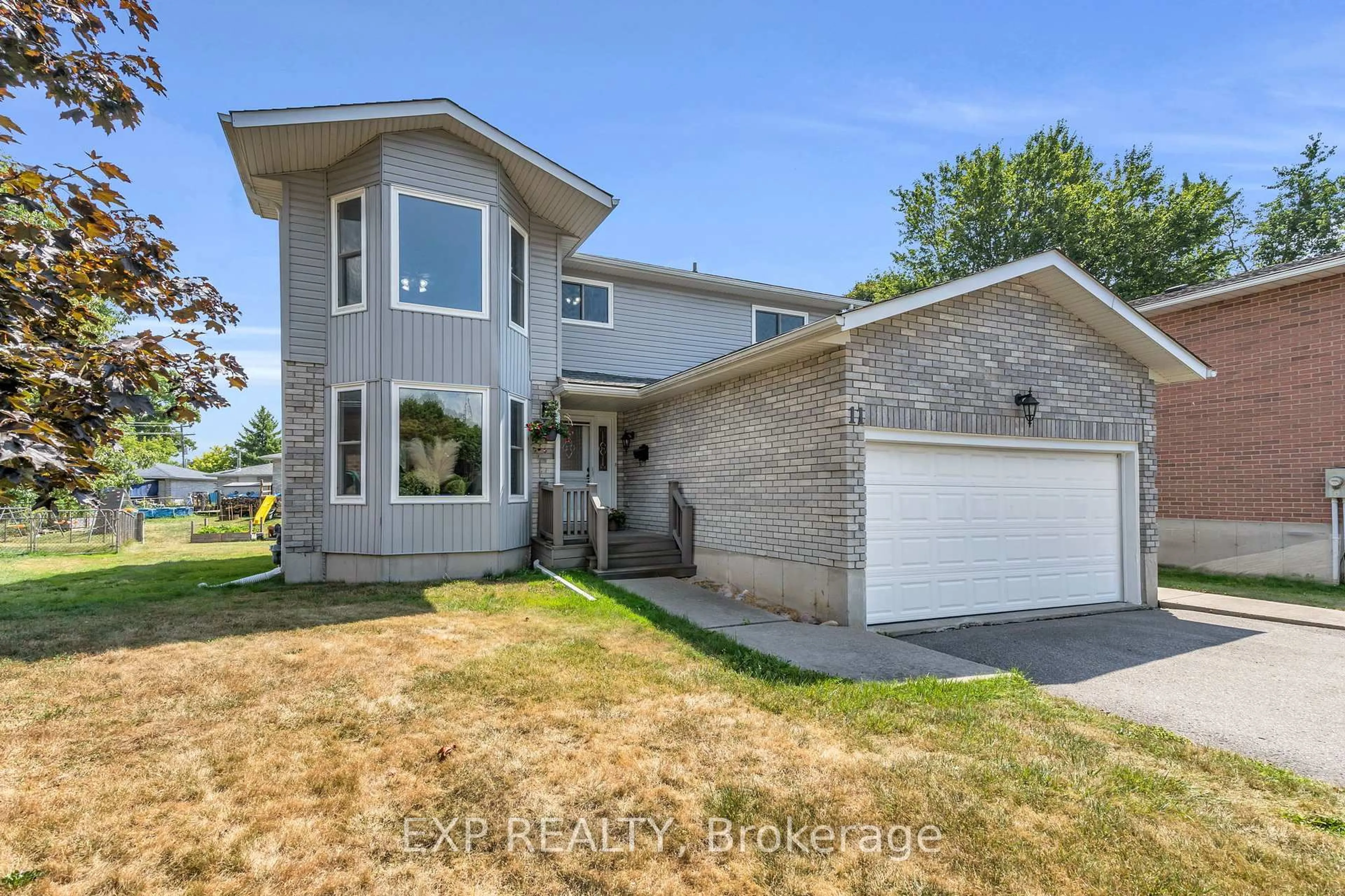 Unknown for 11 Justin Crt, Georgina Ontario L0E 1R0