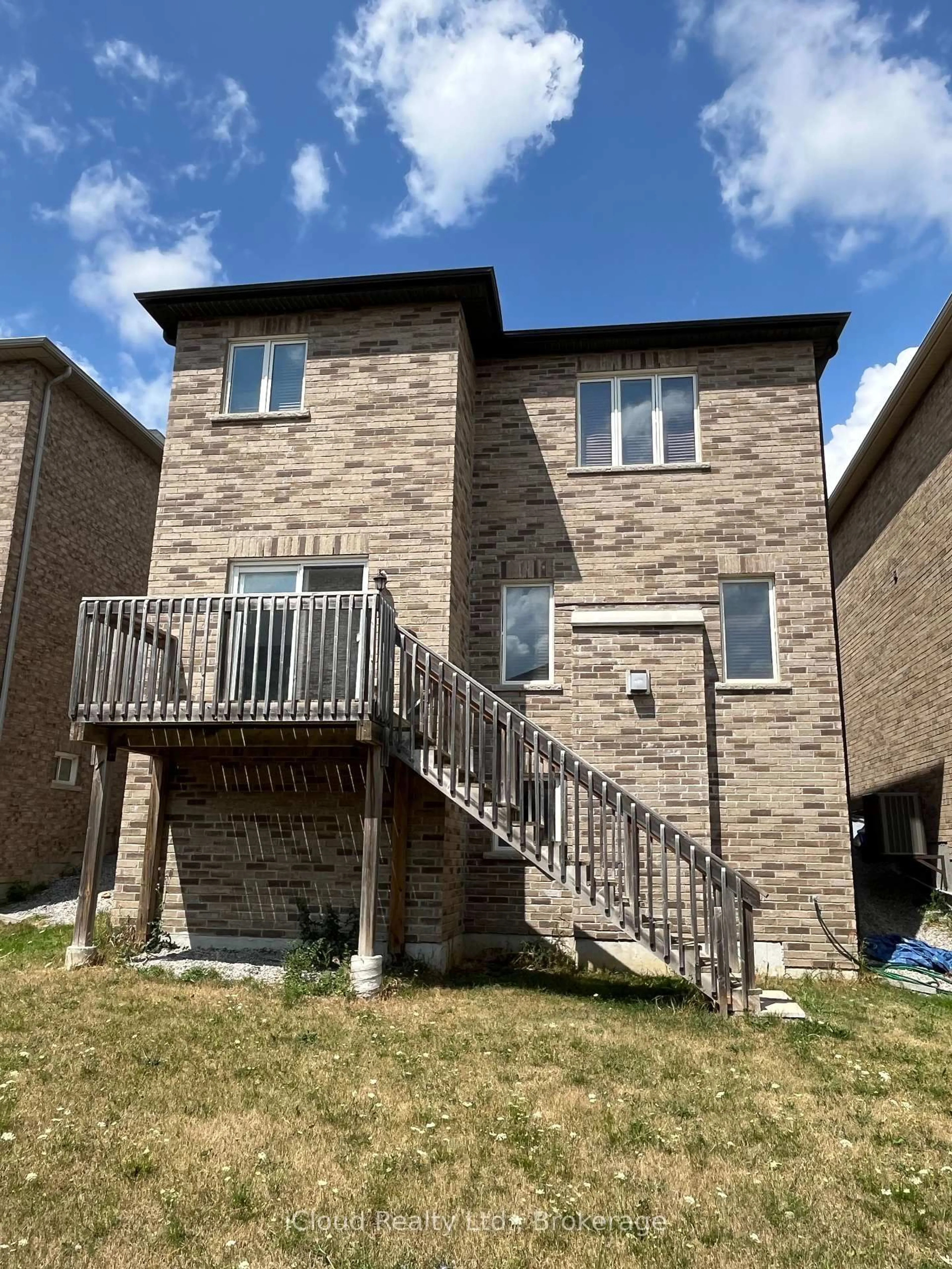 Home with brick exterior material, building for 1465 Lormel Gate Ave, Innisfil Ontario L0L 1W0