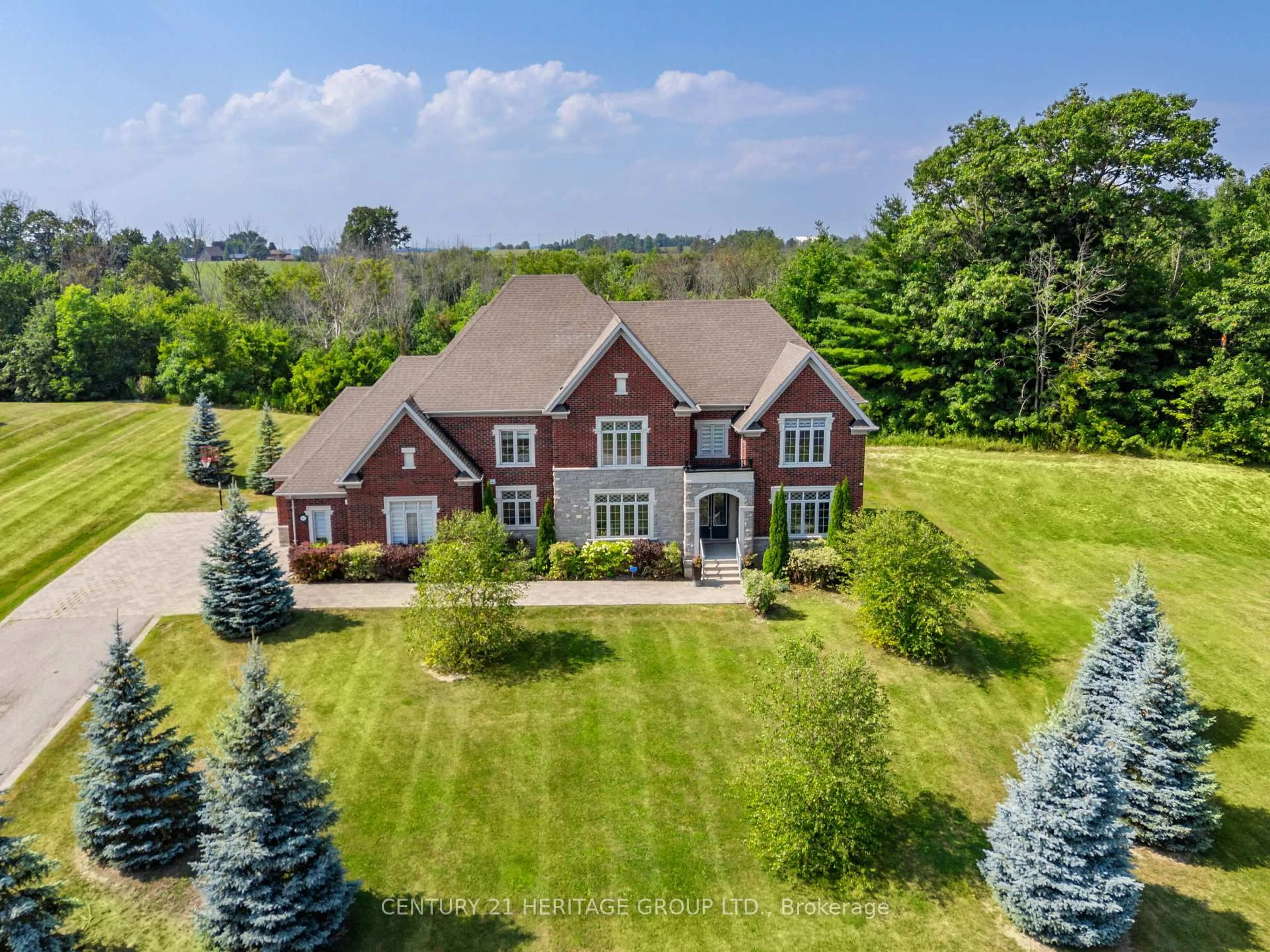 A pic from outside/outdoor area/front of a property/back of a property/a pic from drone, unknown for 162 Nottingham Forest Rd, Bradford West Gwillimbury Ontario L3Z 0H2