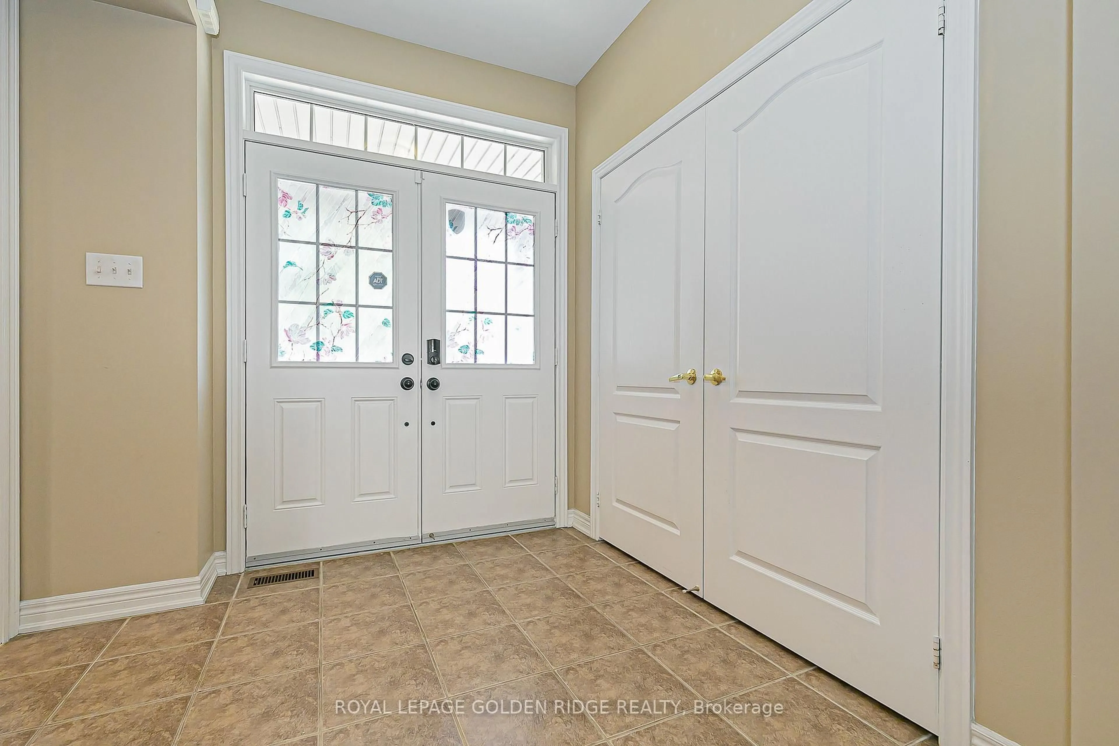 Indoor entryway for 12 Golden Meadow Dr, Markham Ontario L6E 1V8
