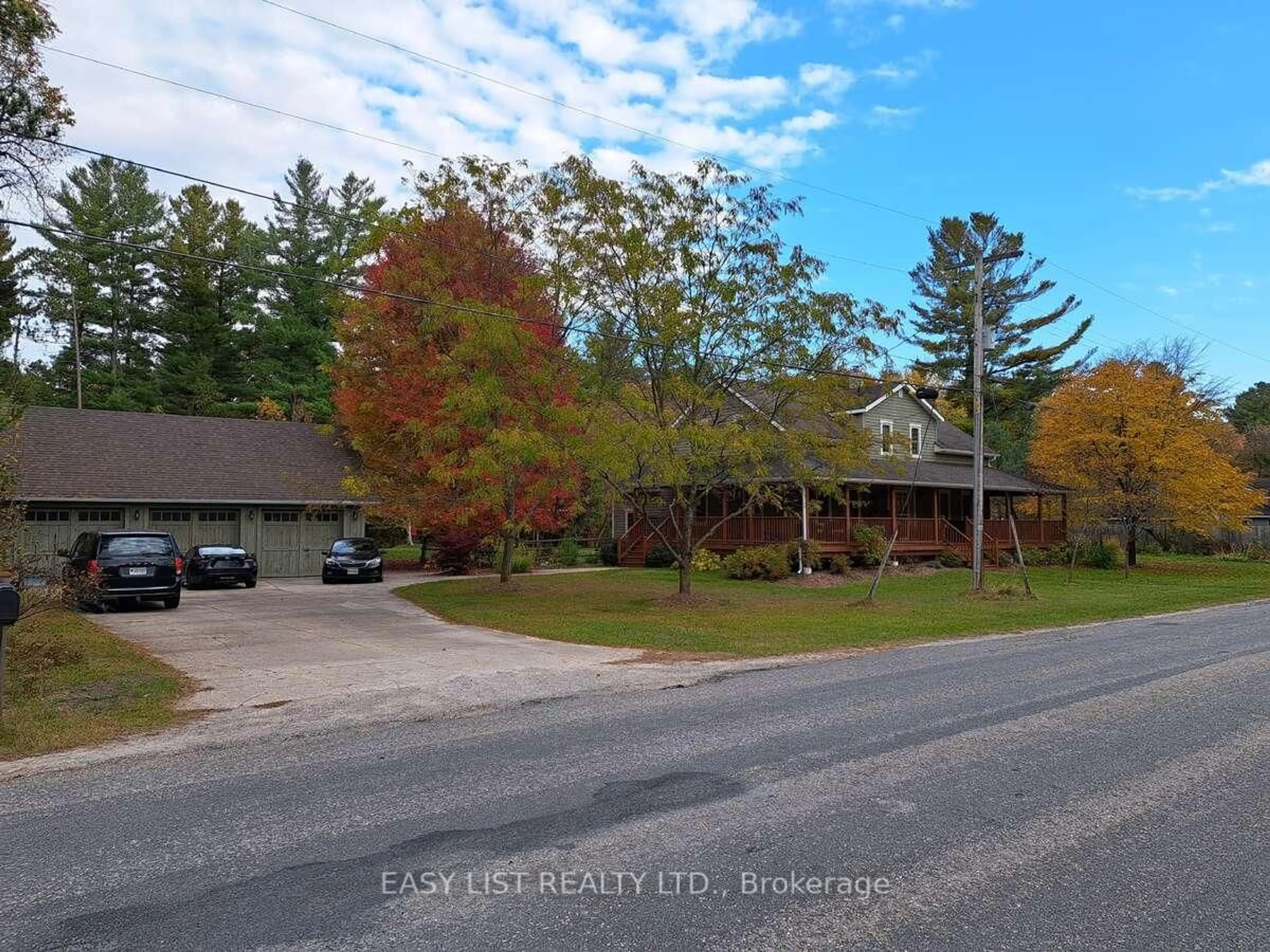 A pic from outside/outdoor area/front of a property/back of a property/a pic from drone, unknown for 18 Mill St, Essa Ontario L3W 0V7