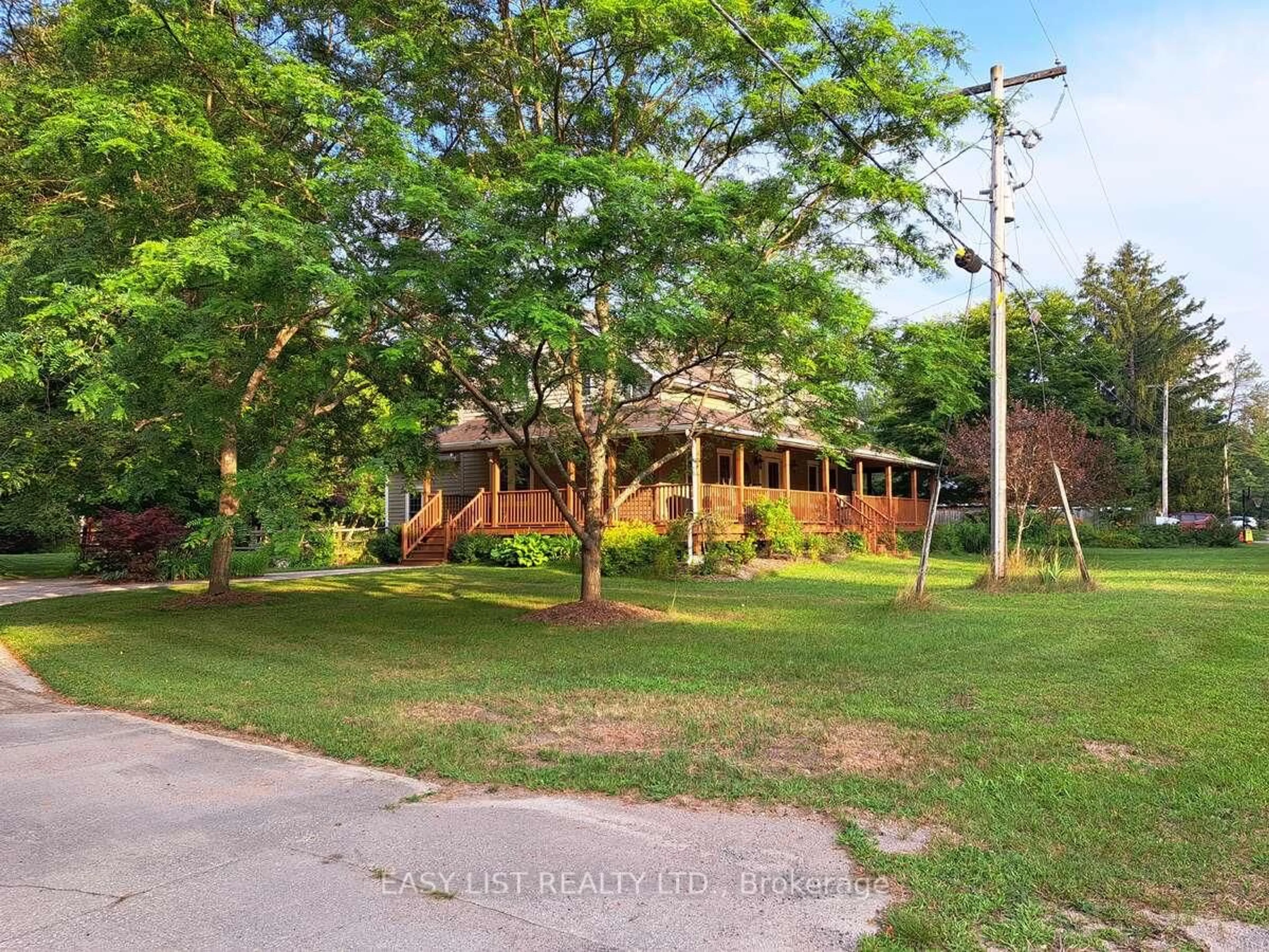 A pic from outside/outdoor area/front of a property/back of a property/a pic from drone, unknown for 18 Mill St, Essa Ontario L3W 0V7