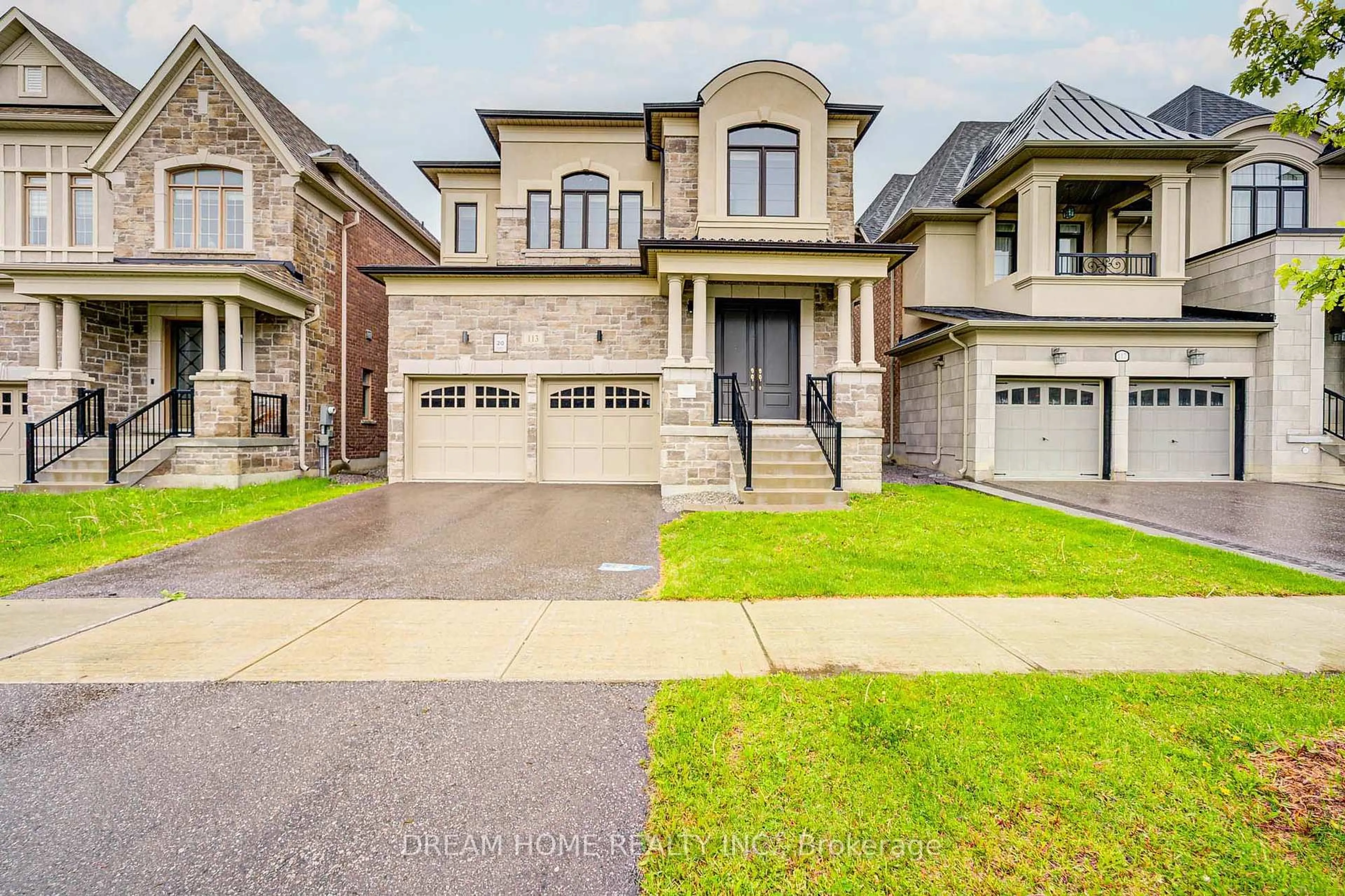 Home with brick exterior material, street for 113 Botelho Circ, Aurora Ontario L4G 3X3