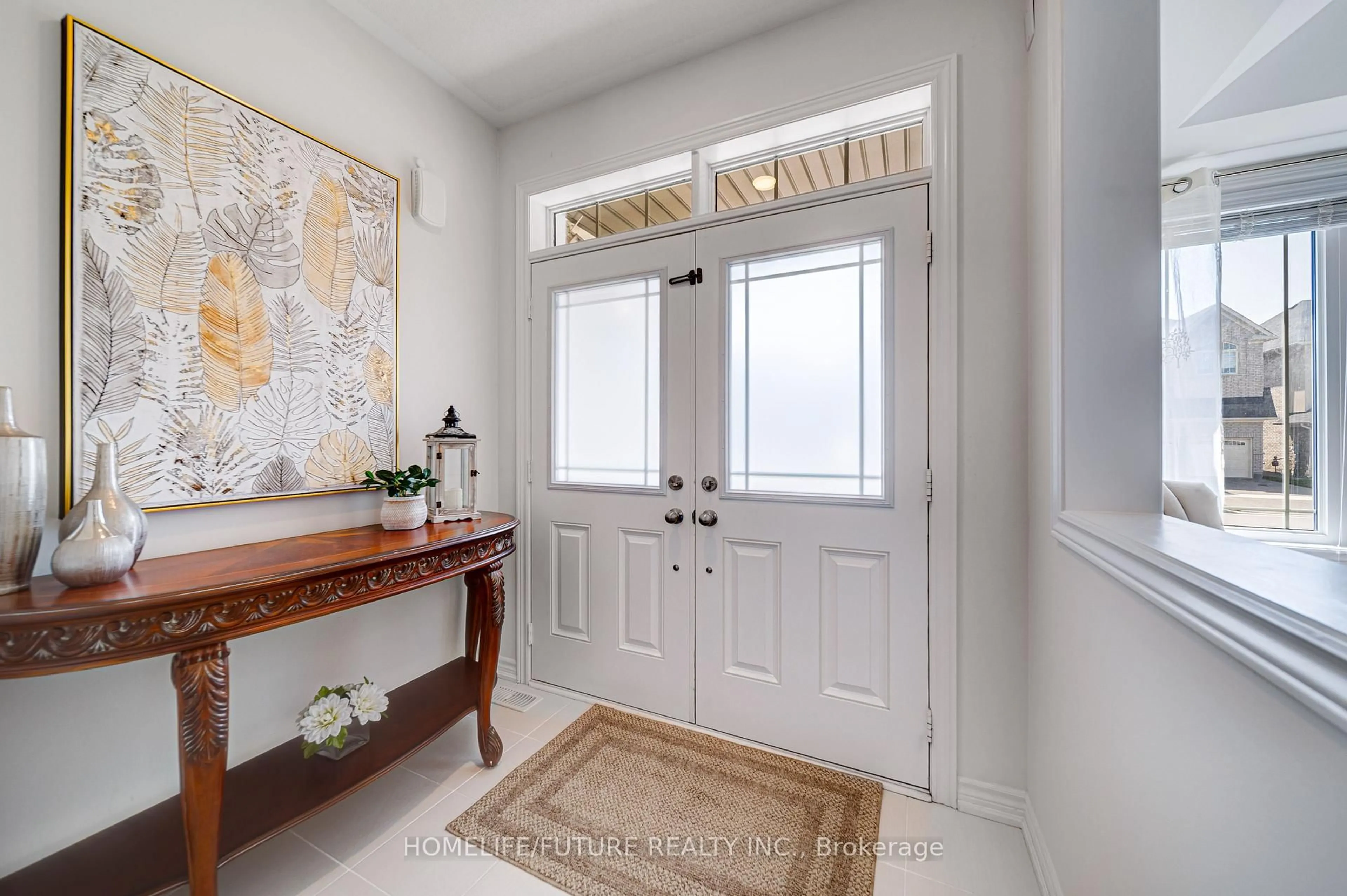 Indoor entryway for 23 Terrell Ave, Georgina Ontario L4P 0C8