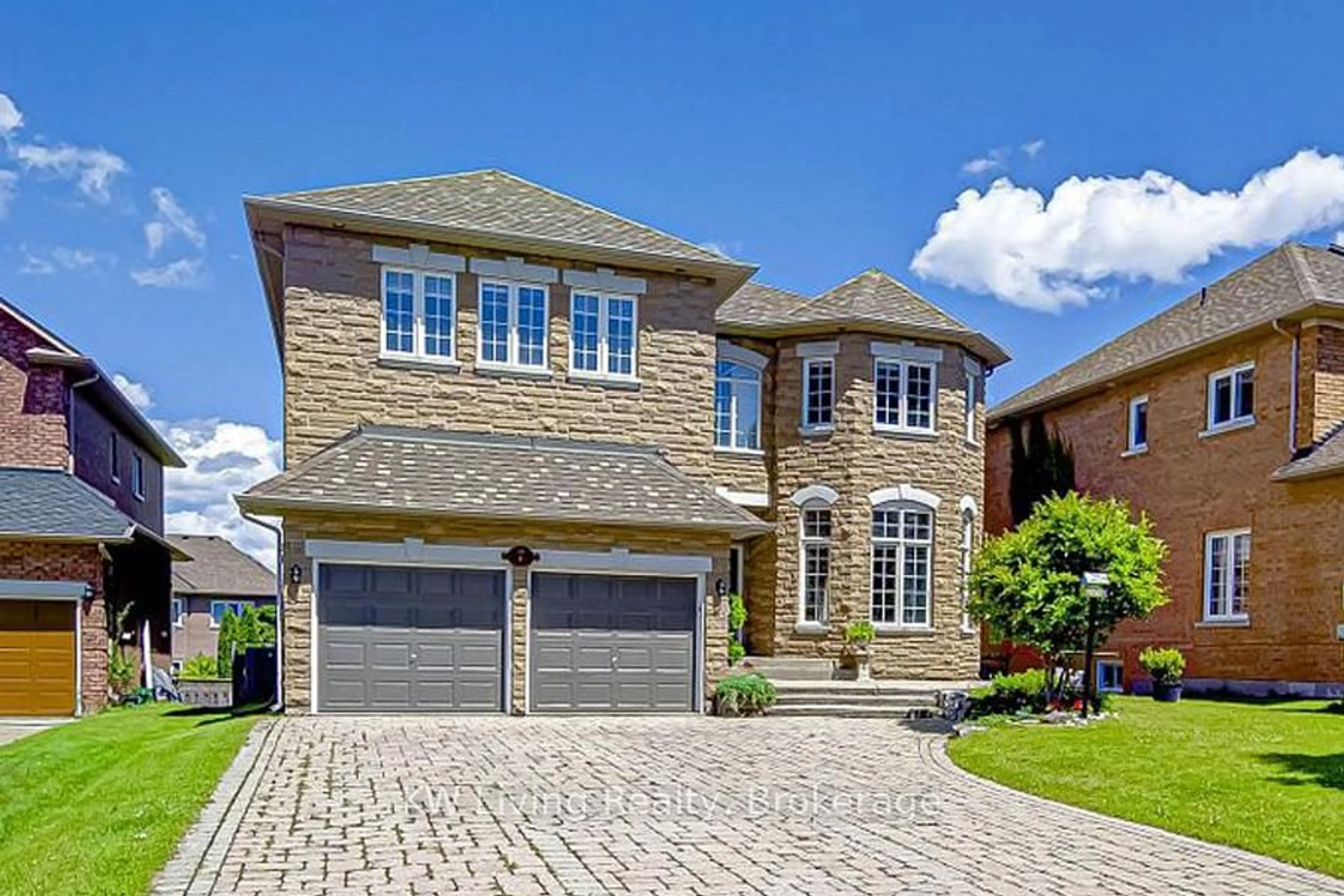 Home with brick exterior material, street for 7 Earl Grey Crt, Richmond Hill Ontario L4B 4E8