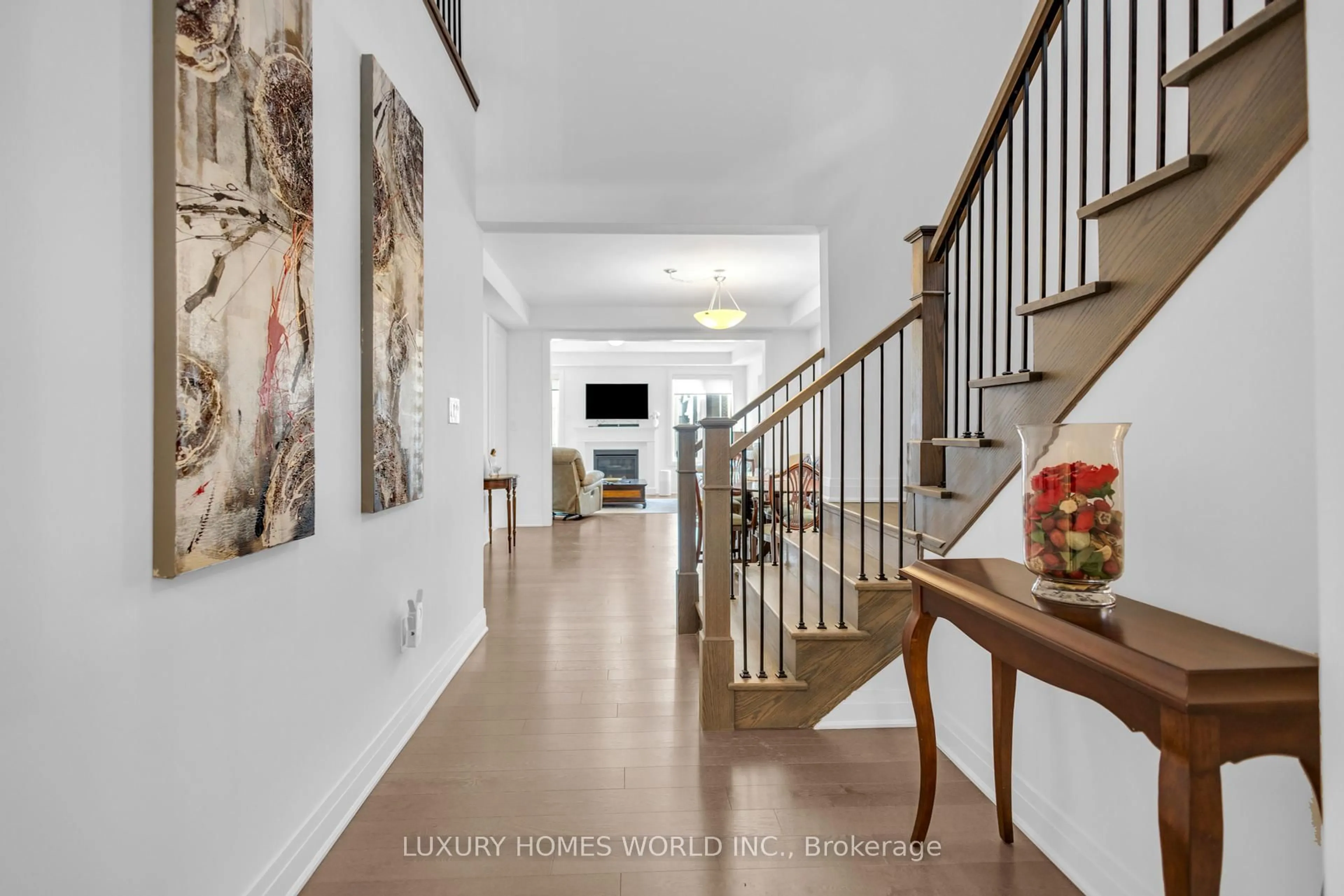 Indoor entryway for 657 Lamb St, Innisfil Ontario L9S 0R7