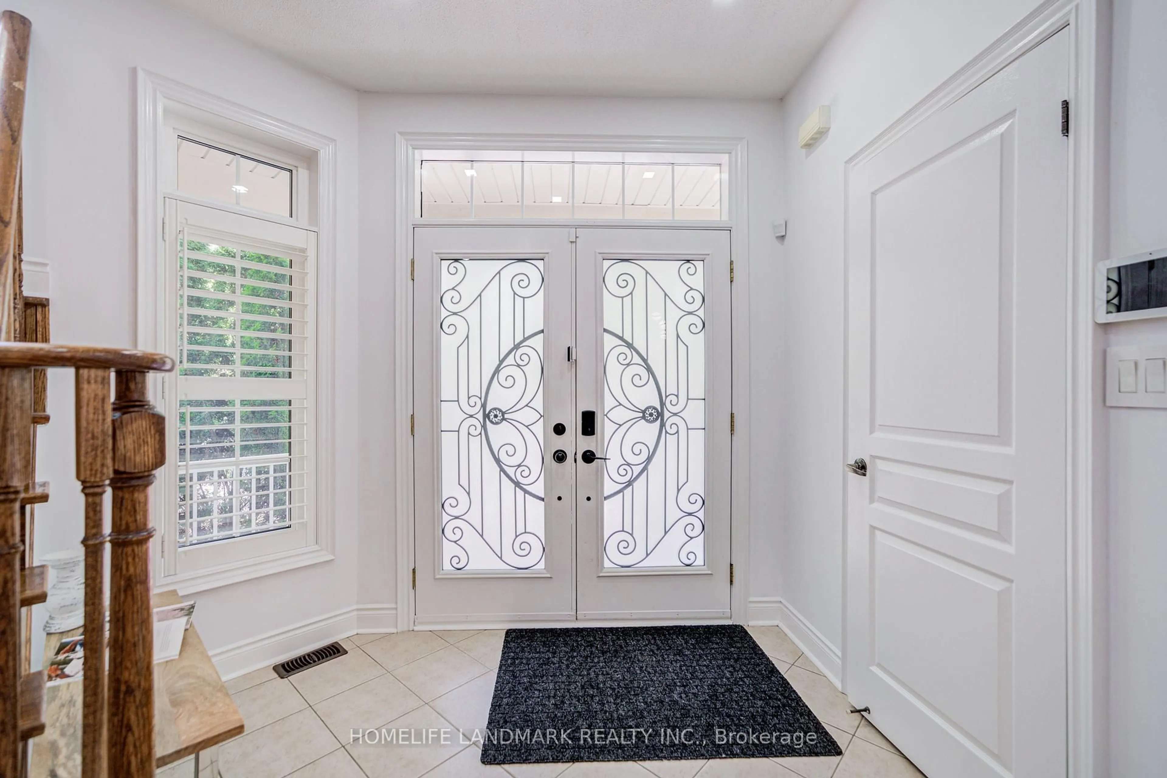 Indoor entryway for 14 West Normandy Dr, Markham Ontario L6B 0A8