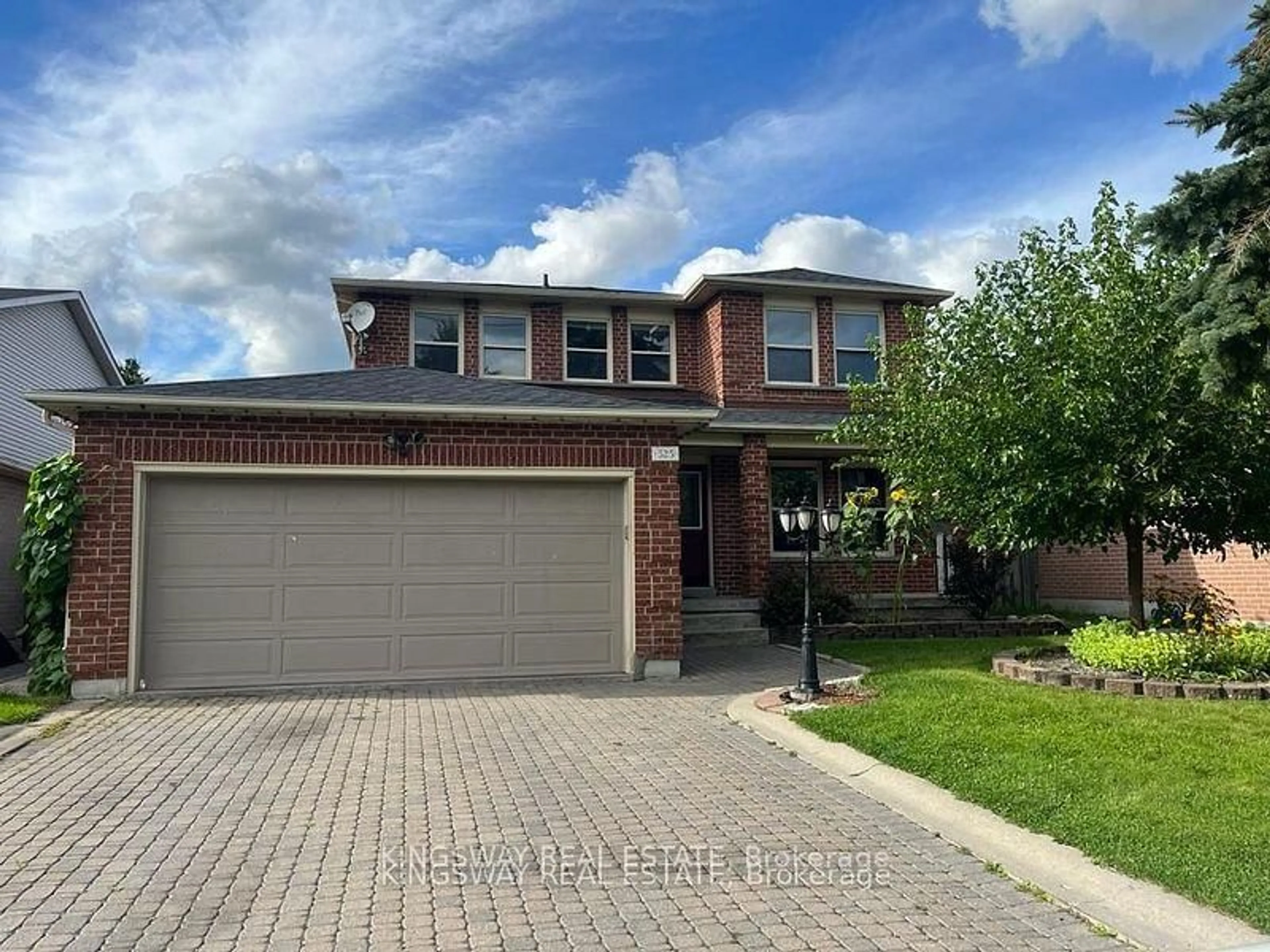 Home with brick exterior material, street for 325 Salisbury Lane, Newmarket Ontario L3Y 8A6