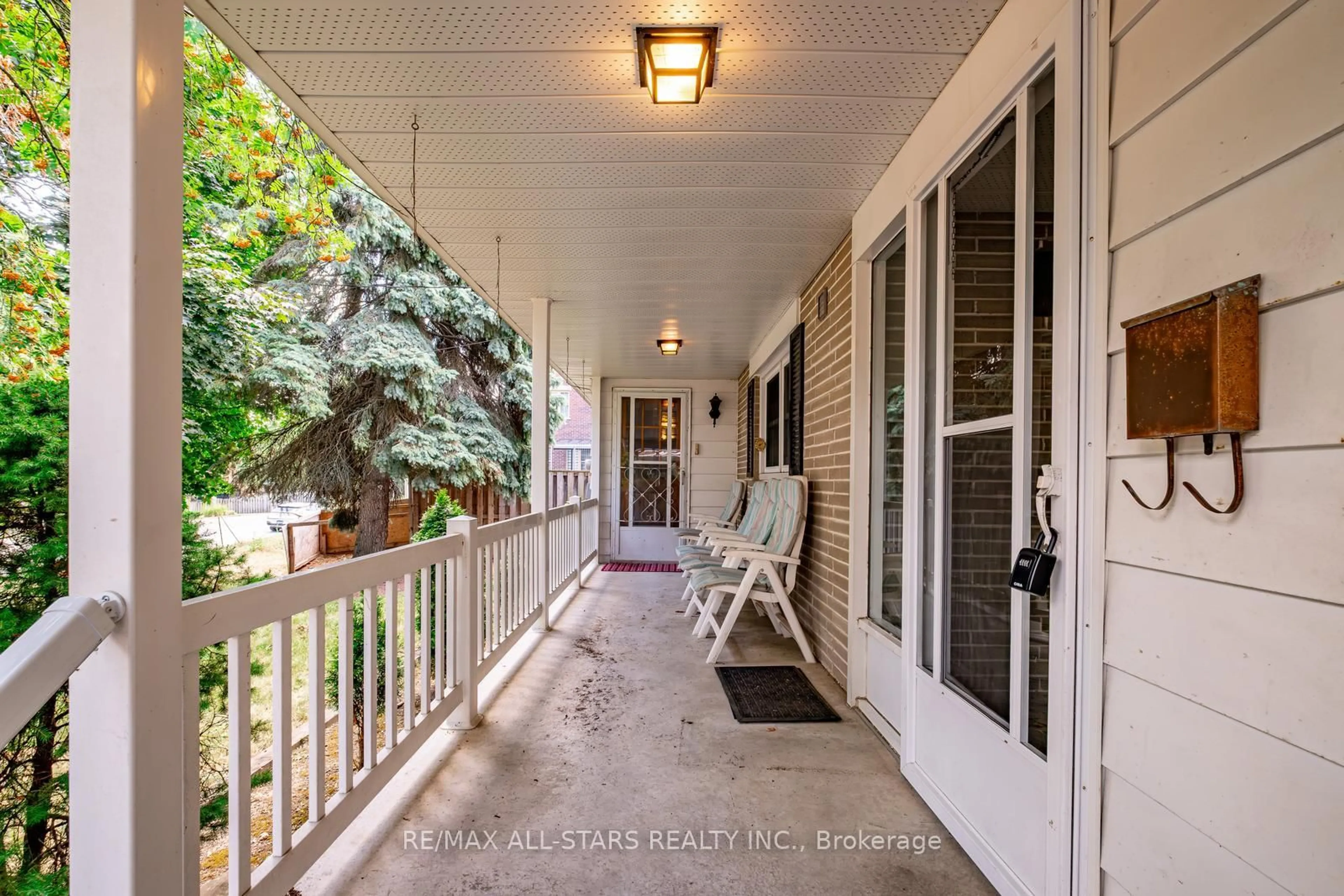Patio, street for 6 Elizabeth St, Markham Ontario L3P 2B4
