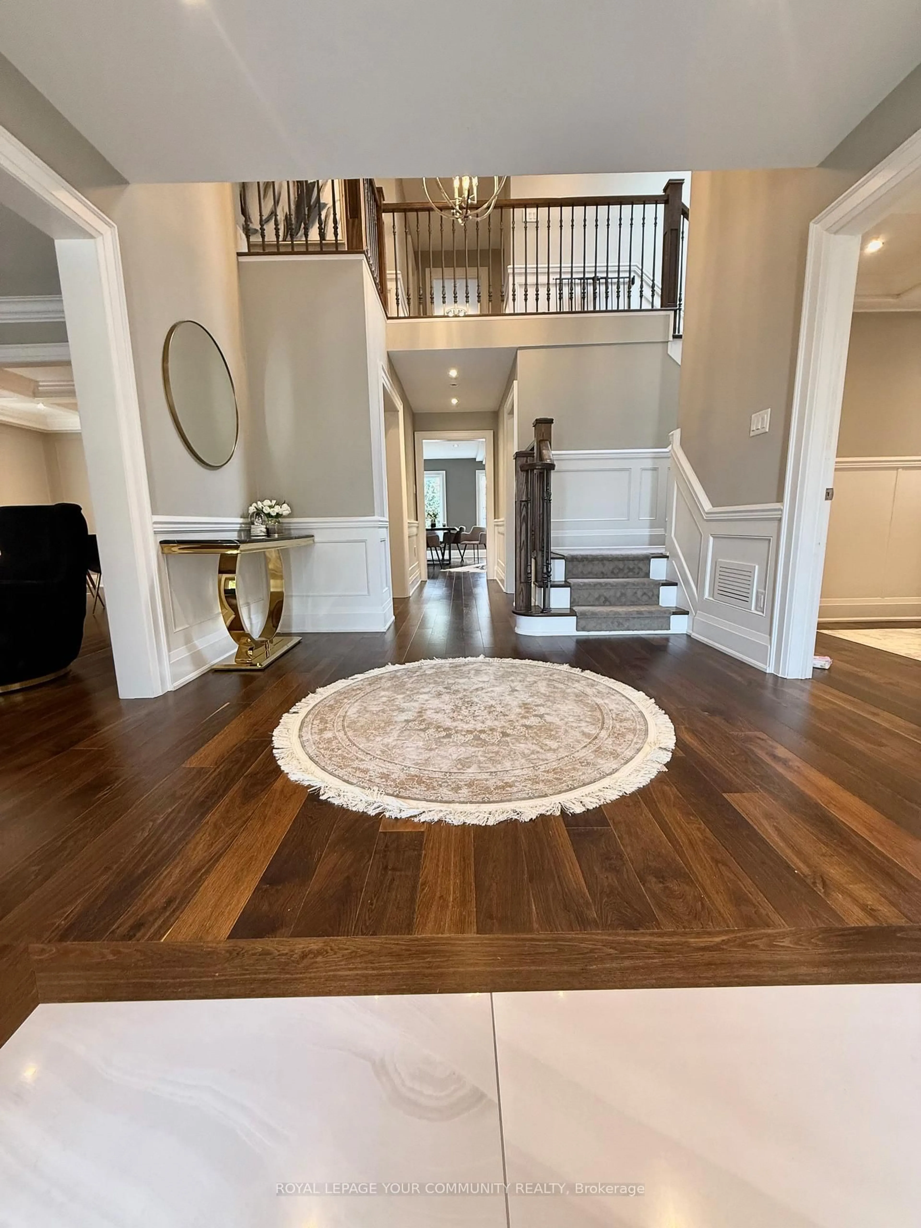 Indoor entryway for 20 White Lodge Cres, Richmond Hill Ontario L4C 8Z7