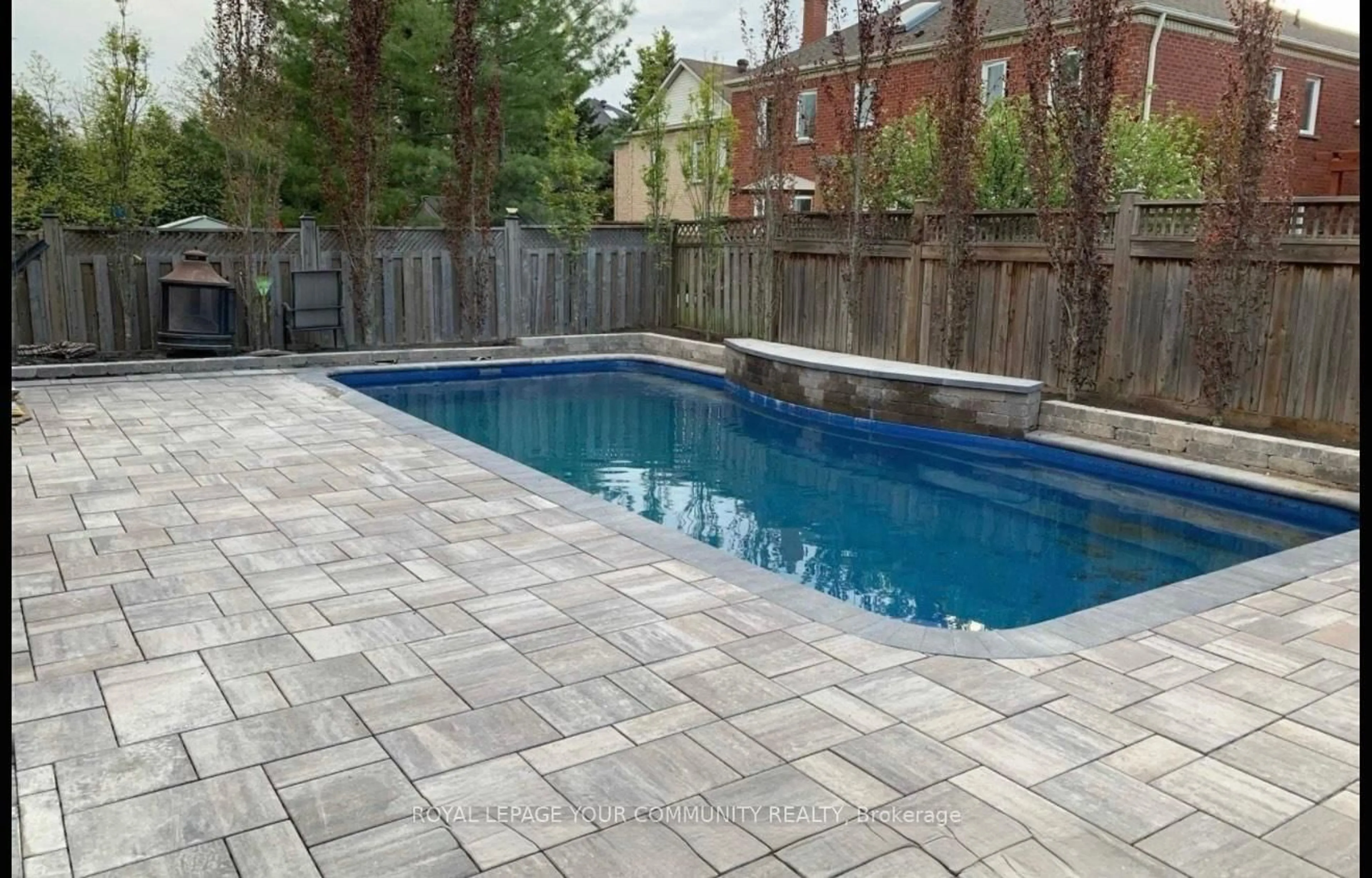 Pool for 20 White Lodge Cres, Richmond Hill Ontario L4C 8Z7