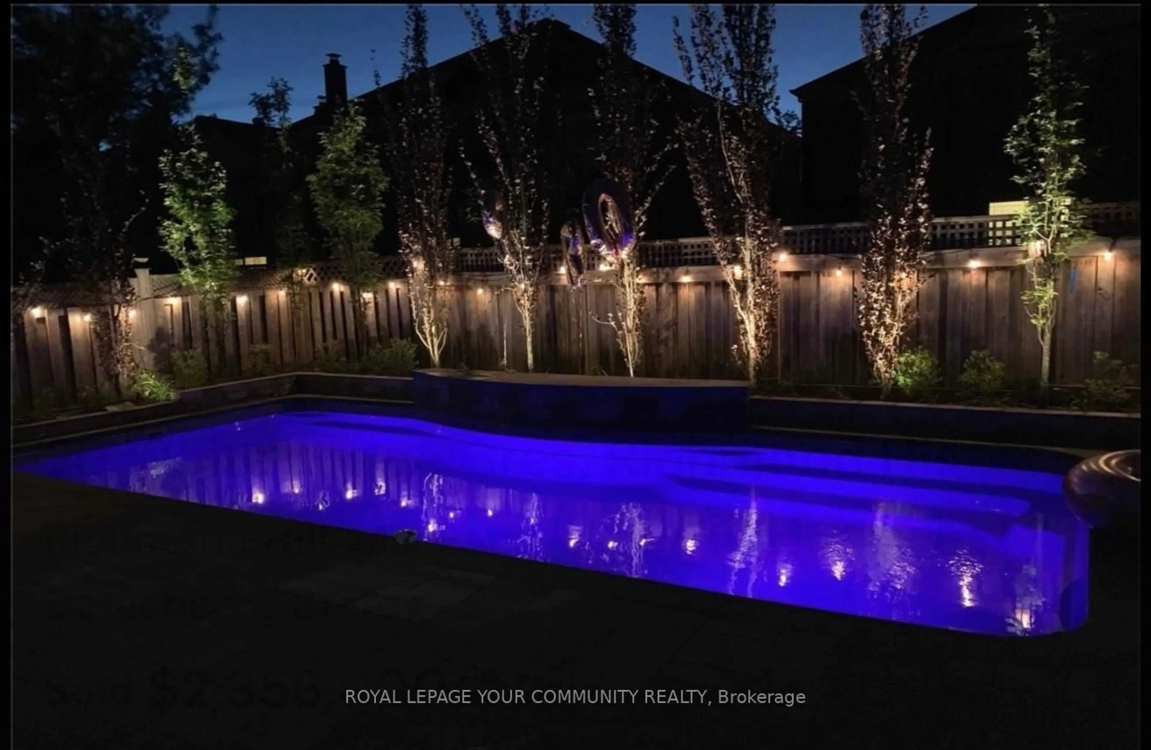 Pool for 20 White Lodge Cres, Richmond Hill Ontario L4C 8Z7