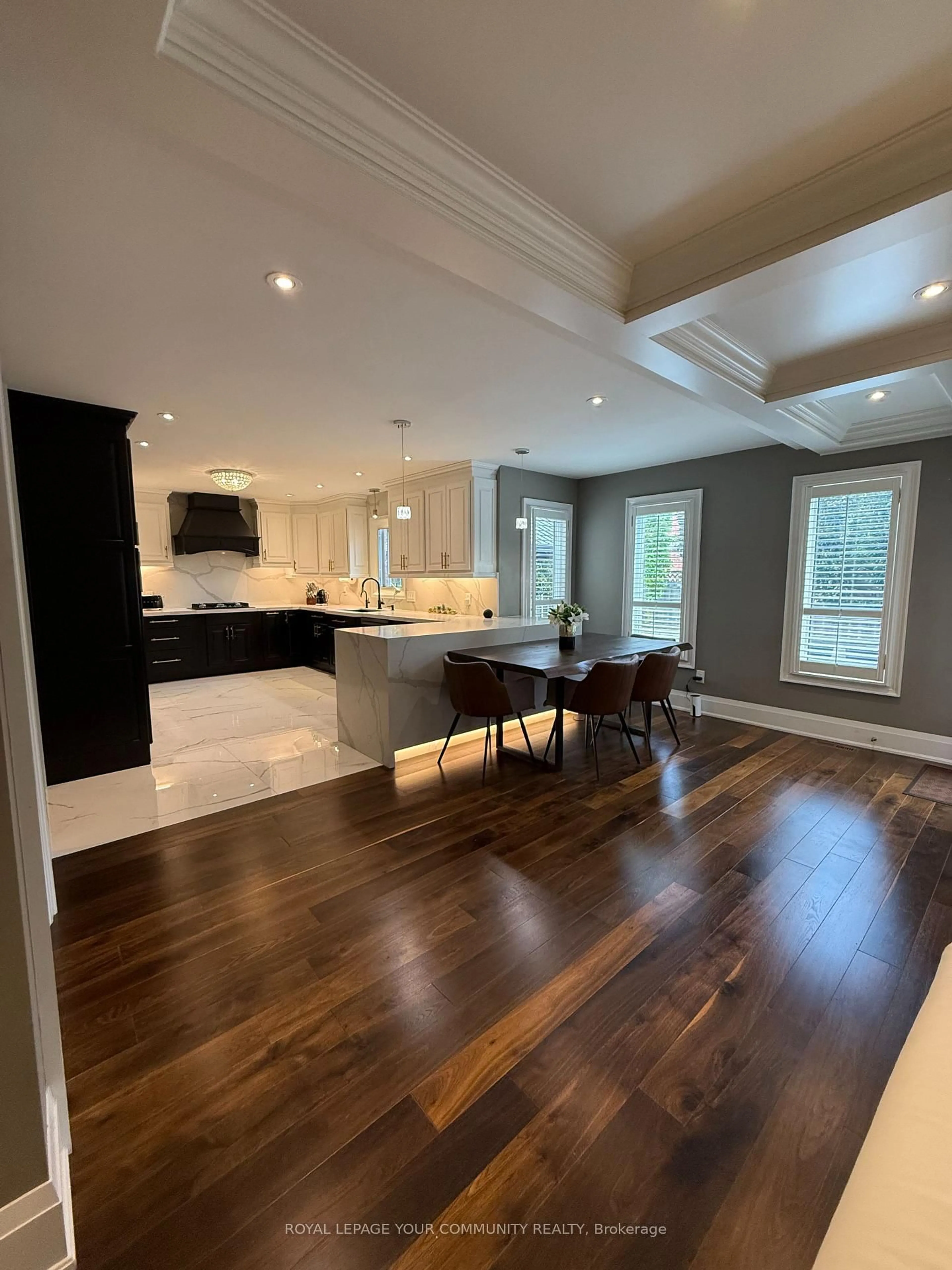 Open concept kitchen, unknown for 20 White Lodge Cres, Richmond Hill Ontario L4C 8Z7