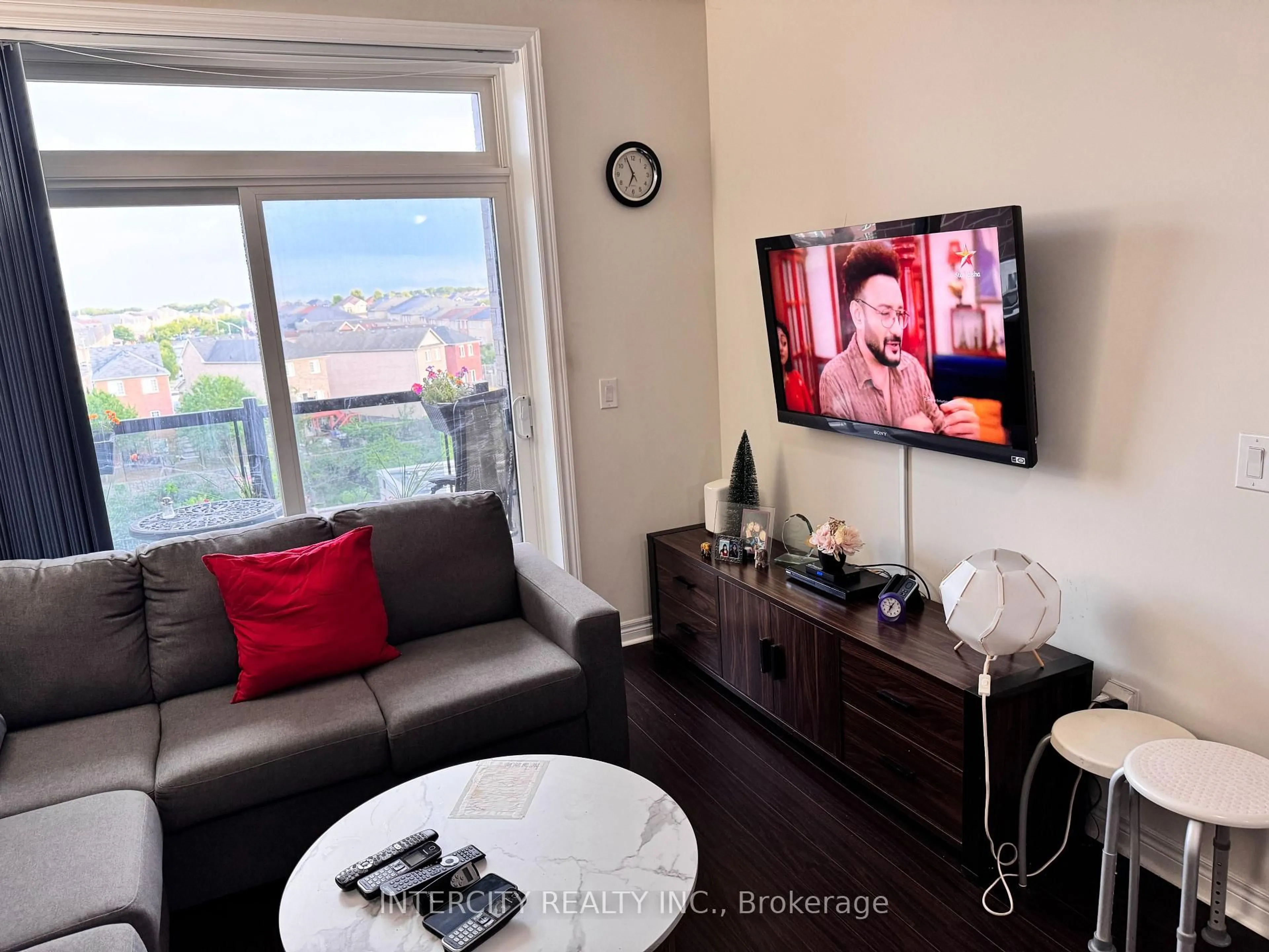 A pic of a room for 39 New Delhi Dr #412, Markham Ontario L3S 0E1