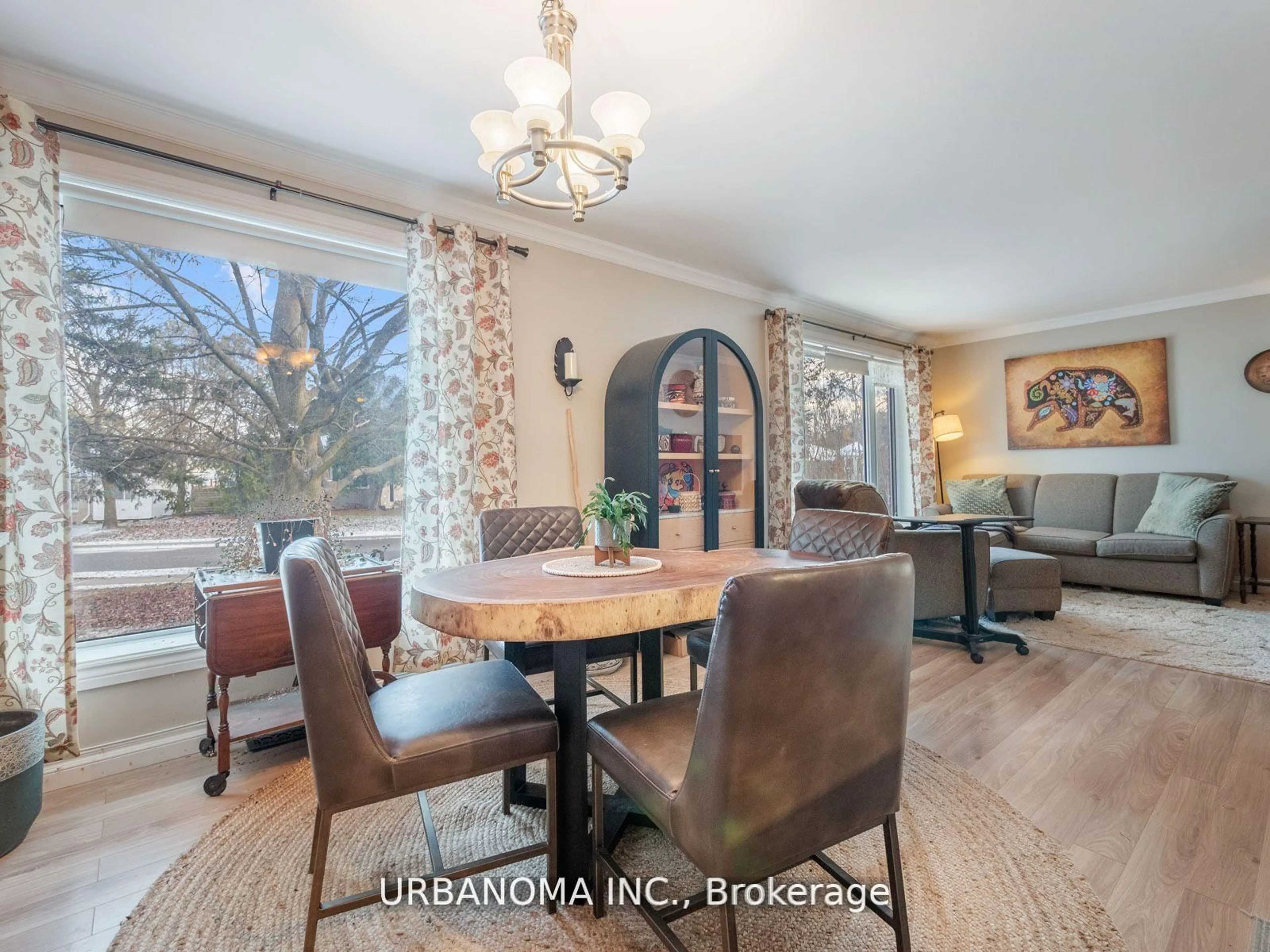 Dining room, unknown for 25 Algonquin Cres, Aurora Ontario L4G 3E6