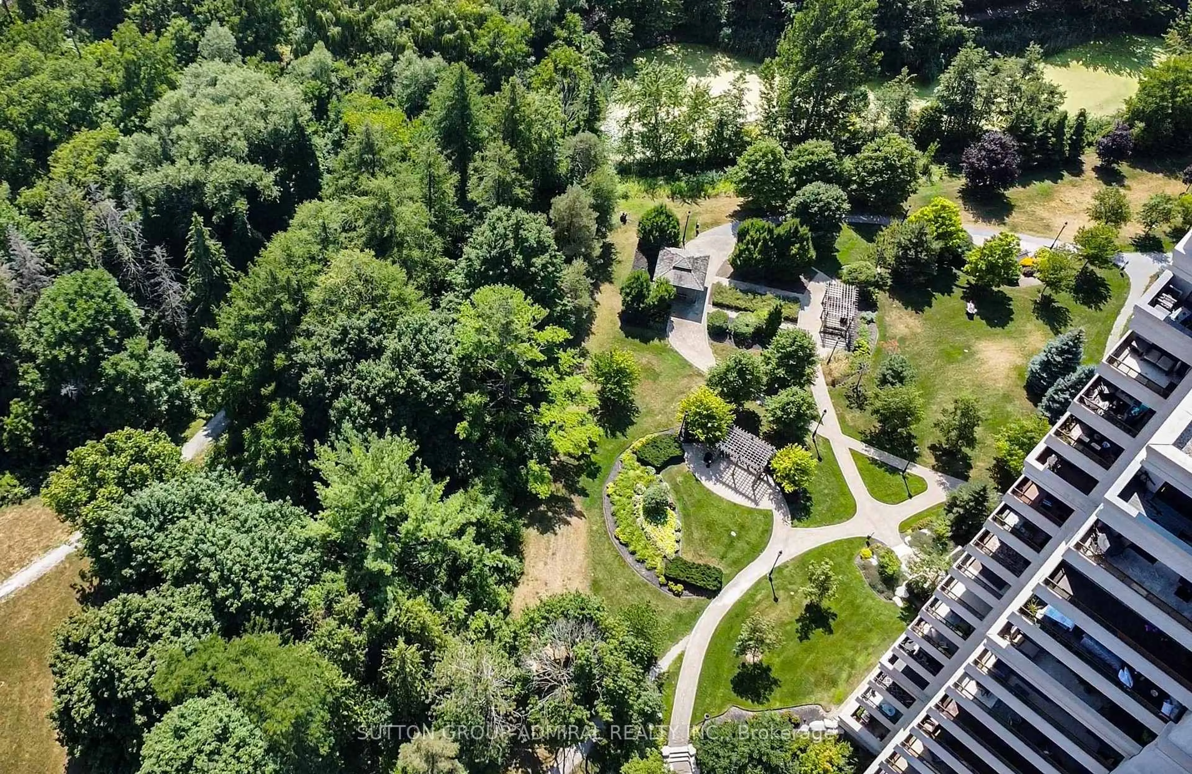 A pic from outside/outdoor area/front of a property/back of a property/a pic from drone, forest/trees view for 9255 Jane St #1016, Vaughan Ontario L6A 0K1