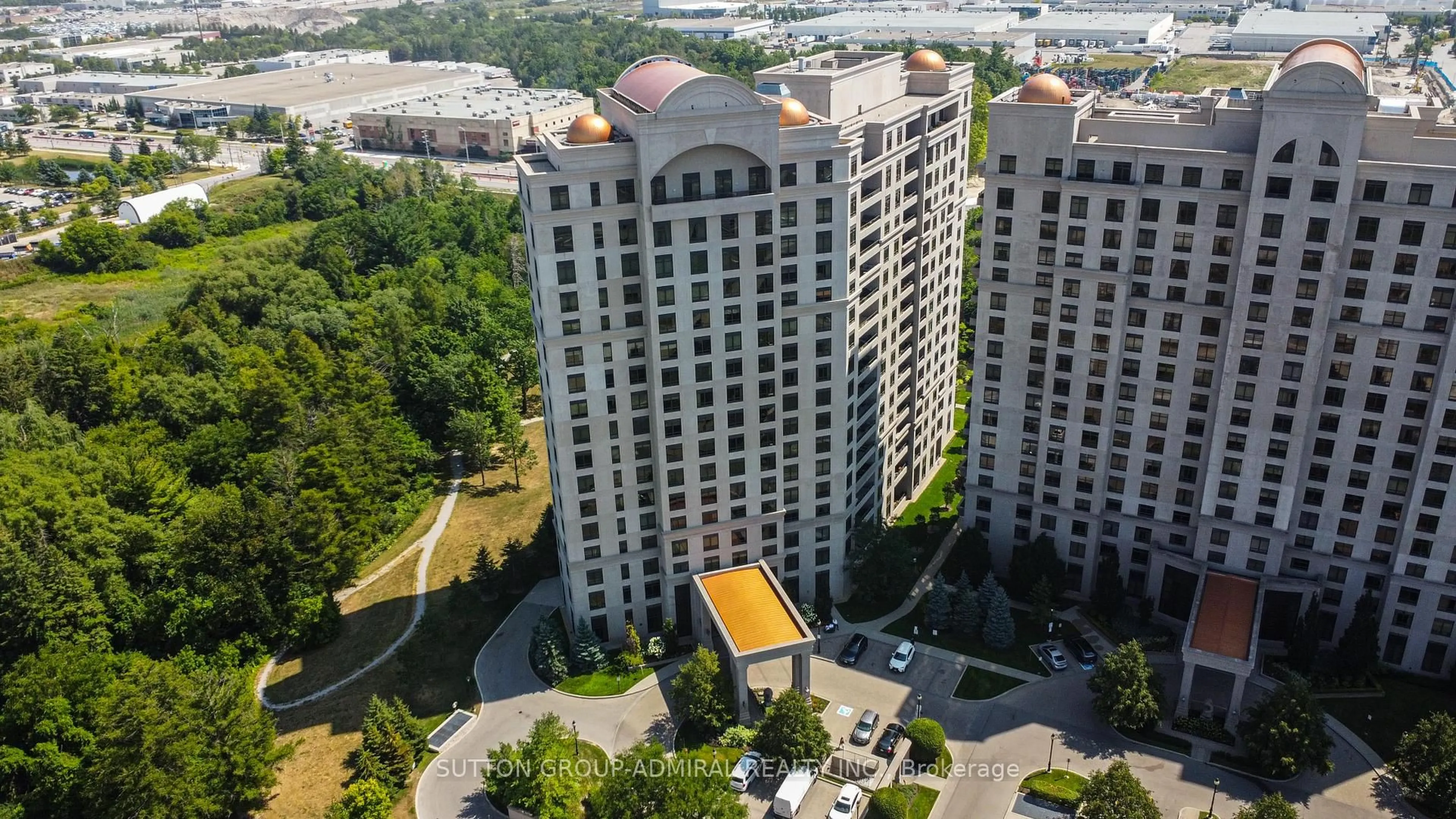 A pic from outside/outdoor area/front of a property/back of a property/a pic from drone, city buildings view from balcony for 9255 Jane St #1016, Vaughan Ontario L6A 0K1