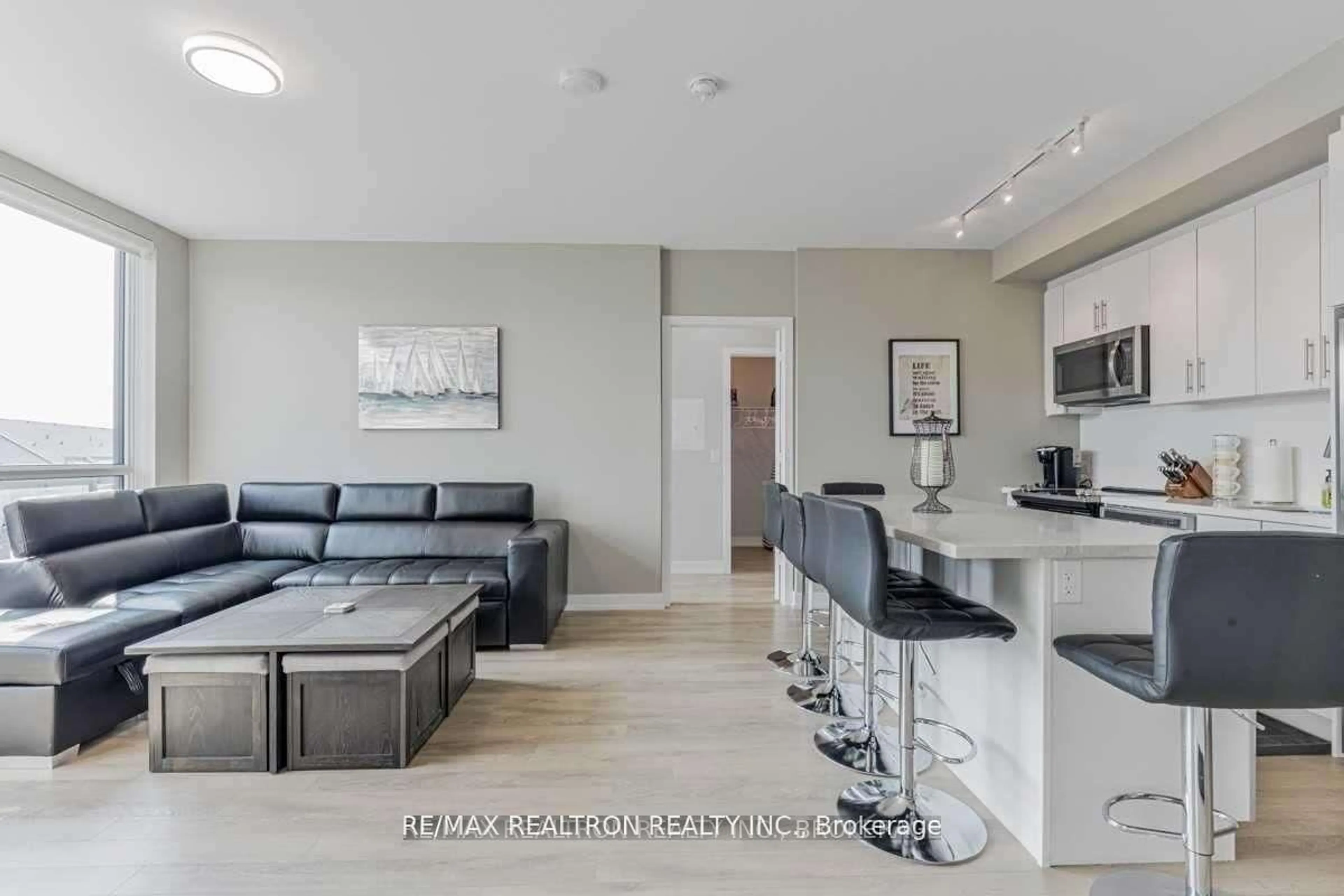Open concept kitchen, unknown for 333 Sea Ray Ave #D407, Innisfil Ontario L9S 0M3