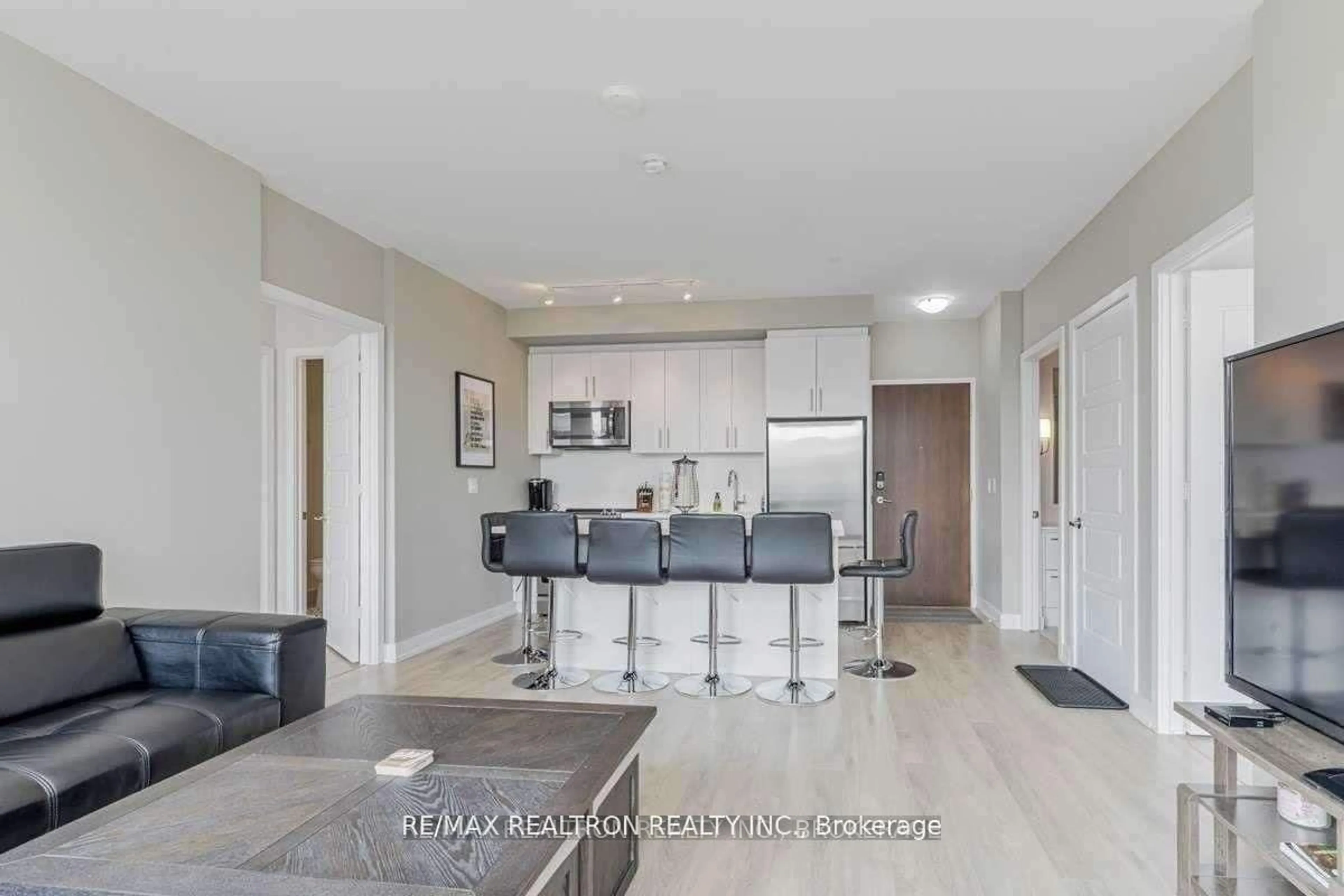 Open concept kitchen, unknown for 333 Sea Ray Ave #D407, Innisfil Ontario L9S 0M3