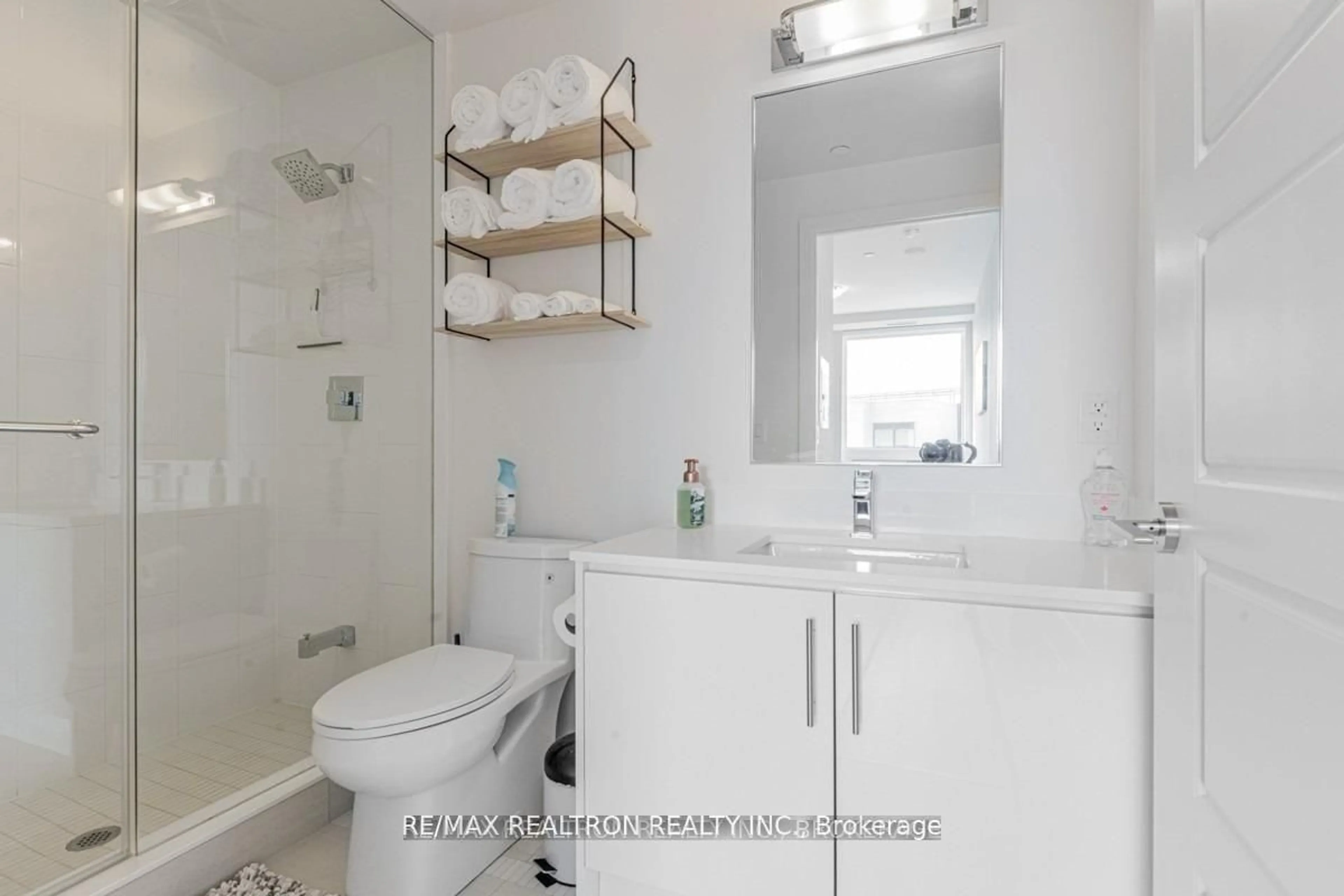 Standard bathroom, ceramic/tile floor for 333 Sea Ray Ave #D407, Innisfil Ontario L9S 0M3