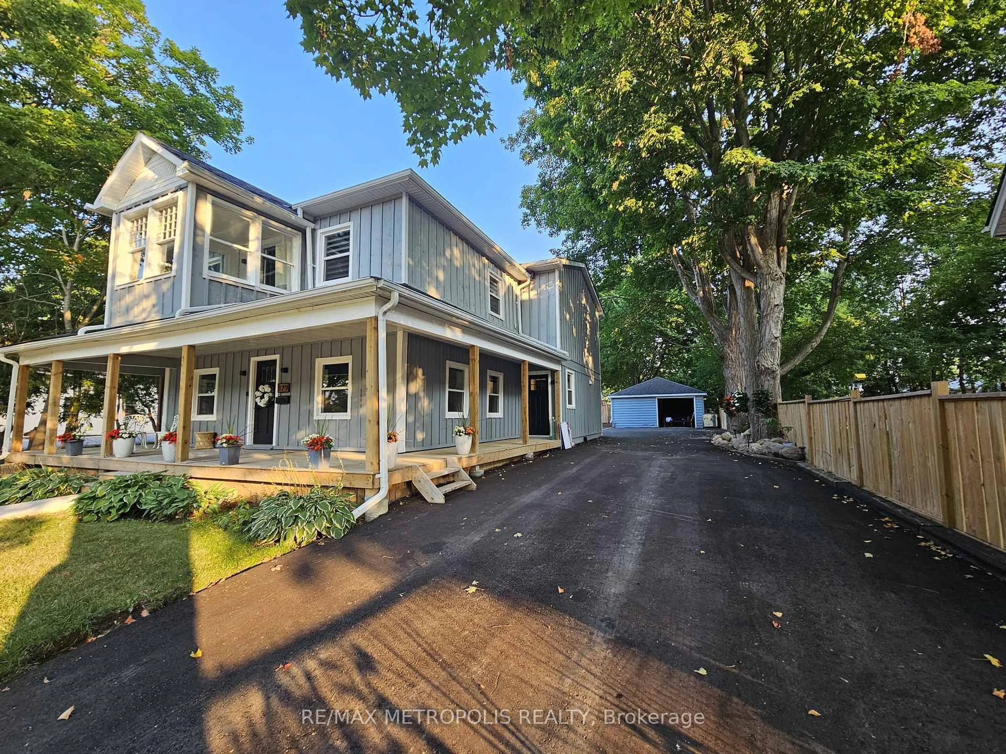 A pic from outside/outdoor area/front of a property/back of a property/a pic from drone, street for 179 Church St, Georgina Ontario L4P 1J4