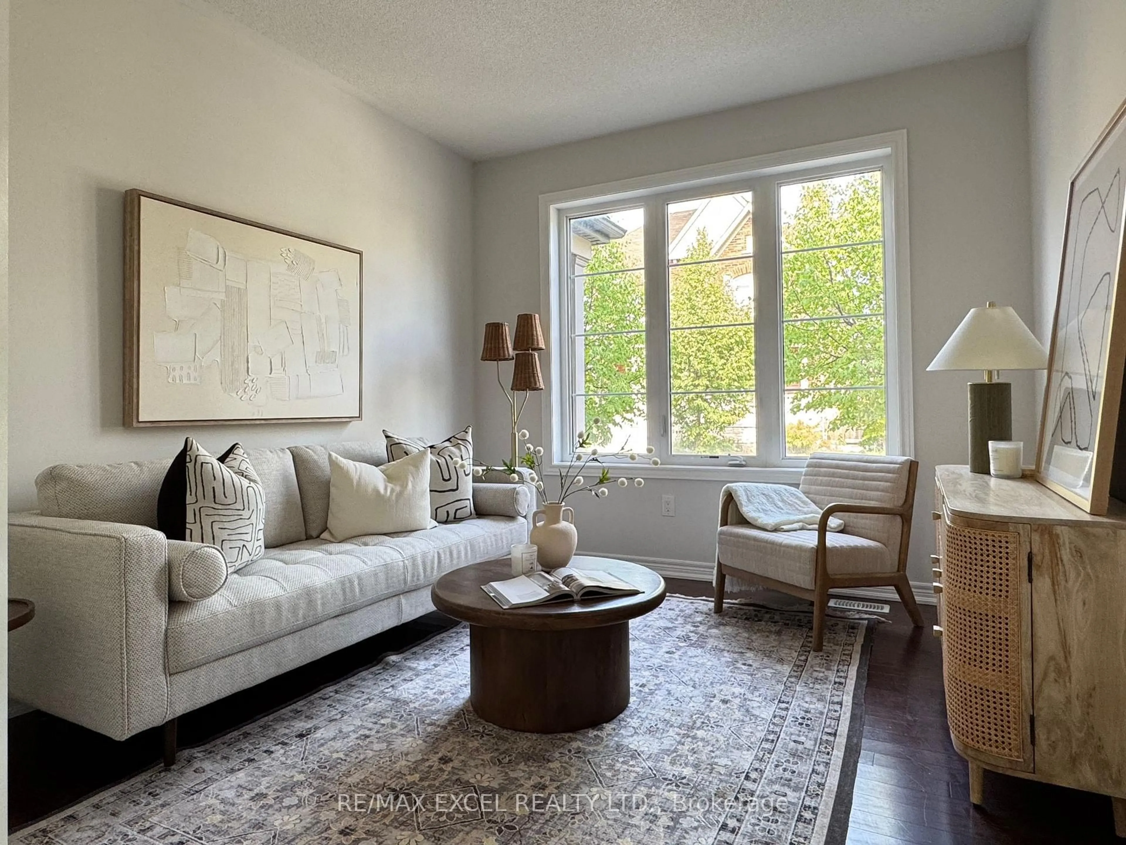 Living room with furniture, unknown for 76 Black Creek Dr, Markham Ontario L6B 0Y4