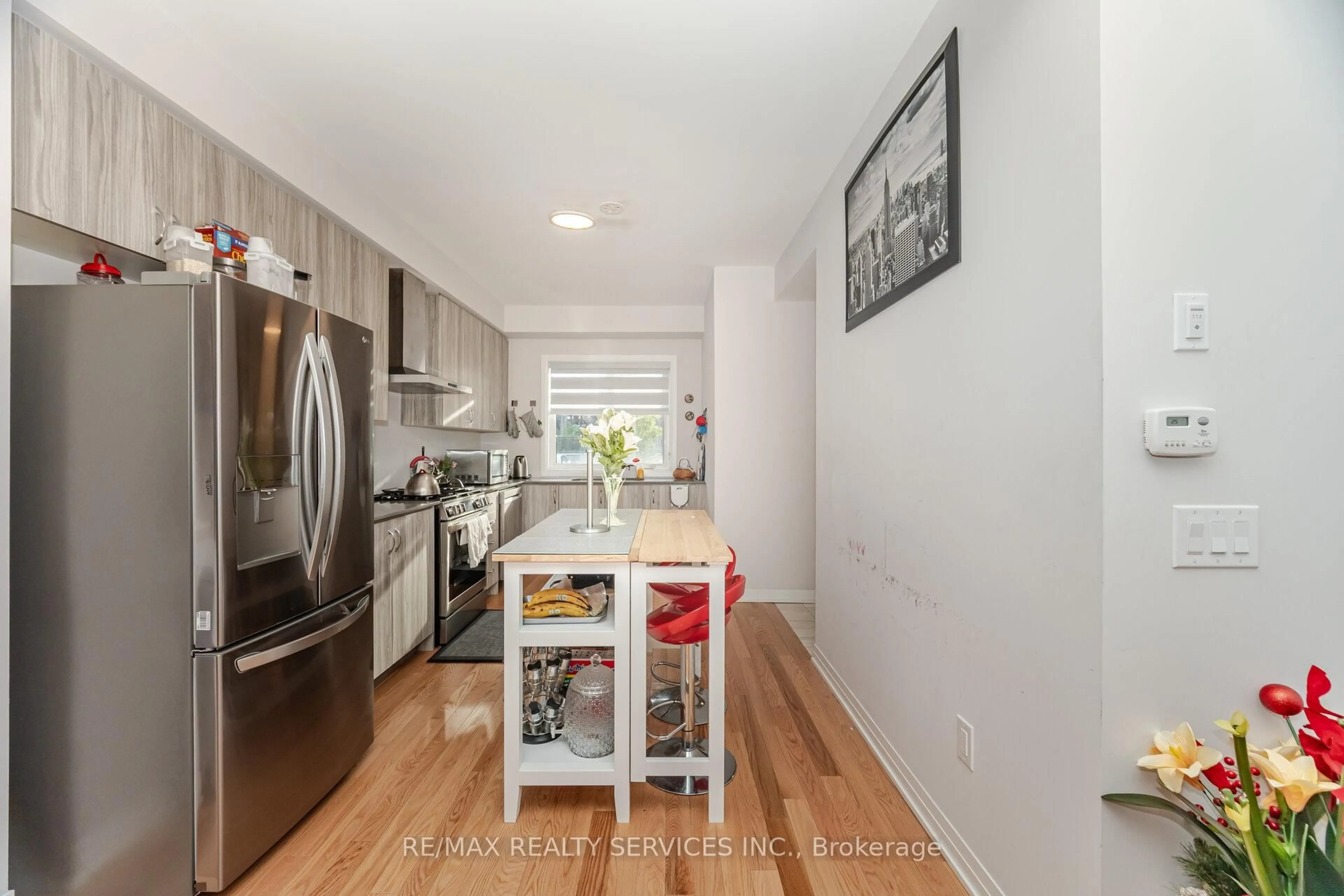 Open concept kitchen, unknown for 220 Dissette St #12, Bradford West Gwillimbury Ontario L3Z 4M2