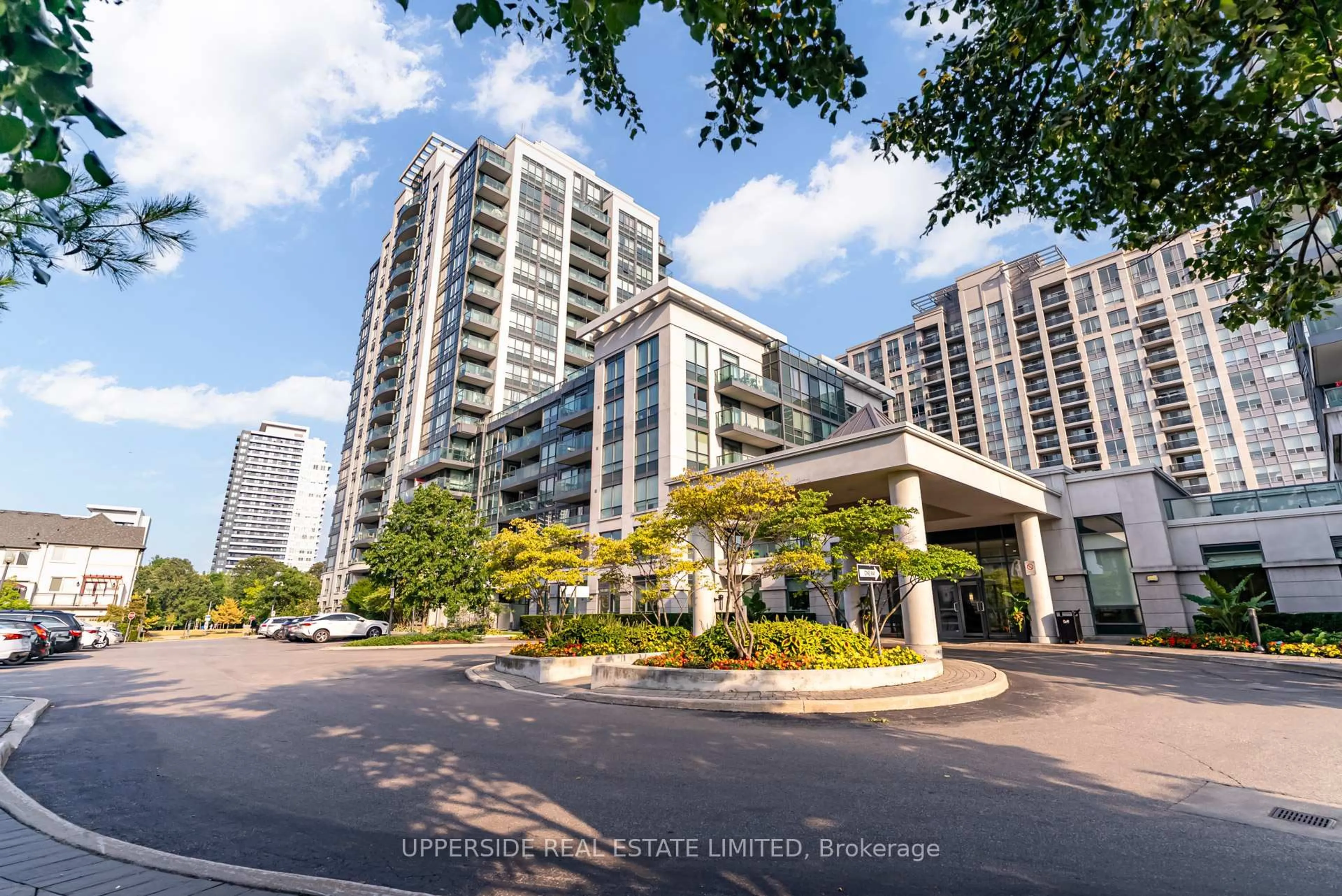 Indoor foyer for 20 North Park Rd #1511, Vaughan Ontario L4J 0G7