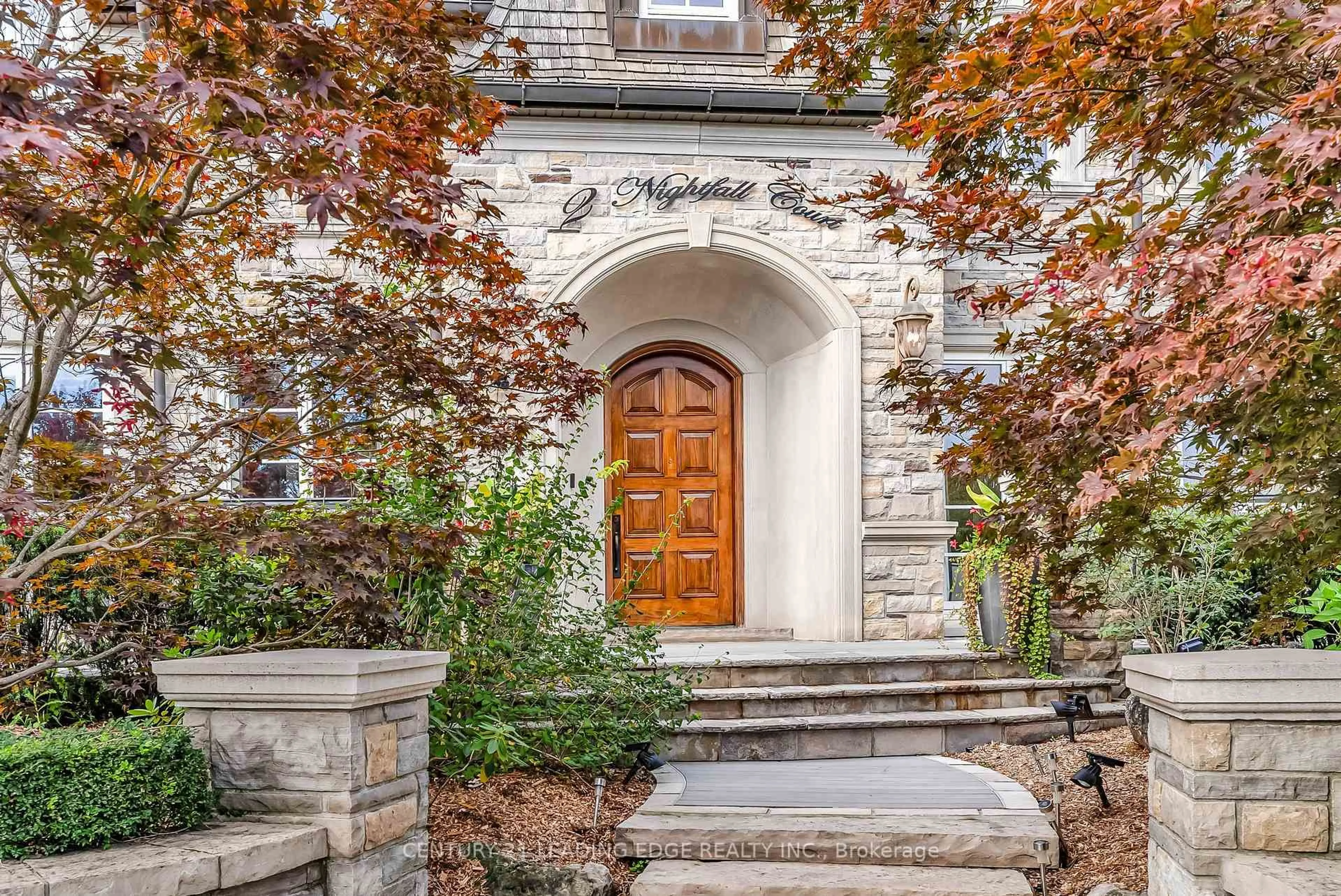 Indoor entryway for 2 NIGHTFALL Crt, Vaughan Ontario L4N 3N5
