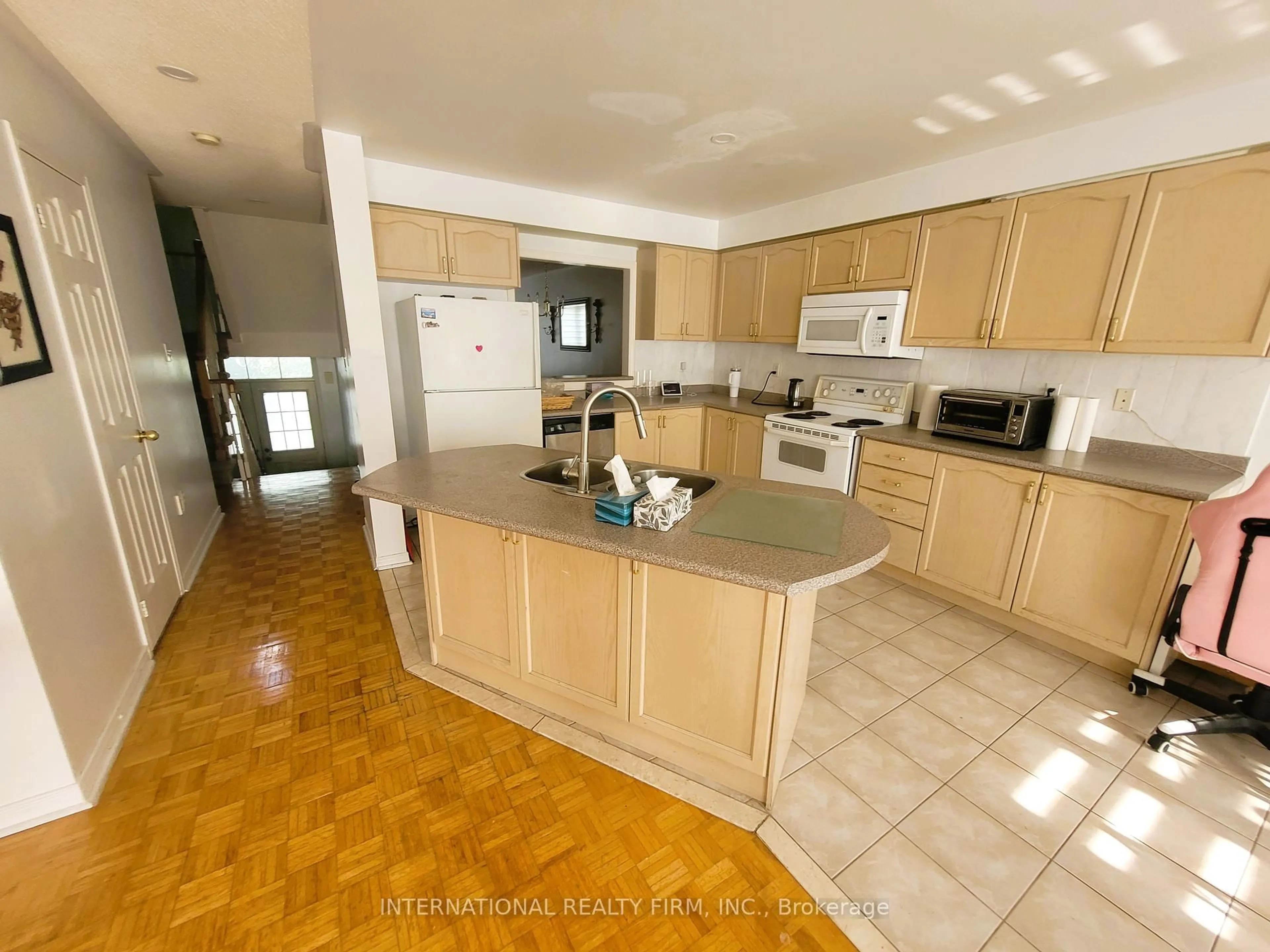 Unknown for 50 Beresford Dr, Richmond Hill Ontario L4B 4J6