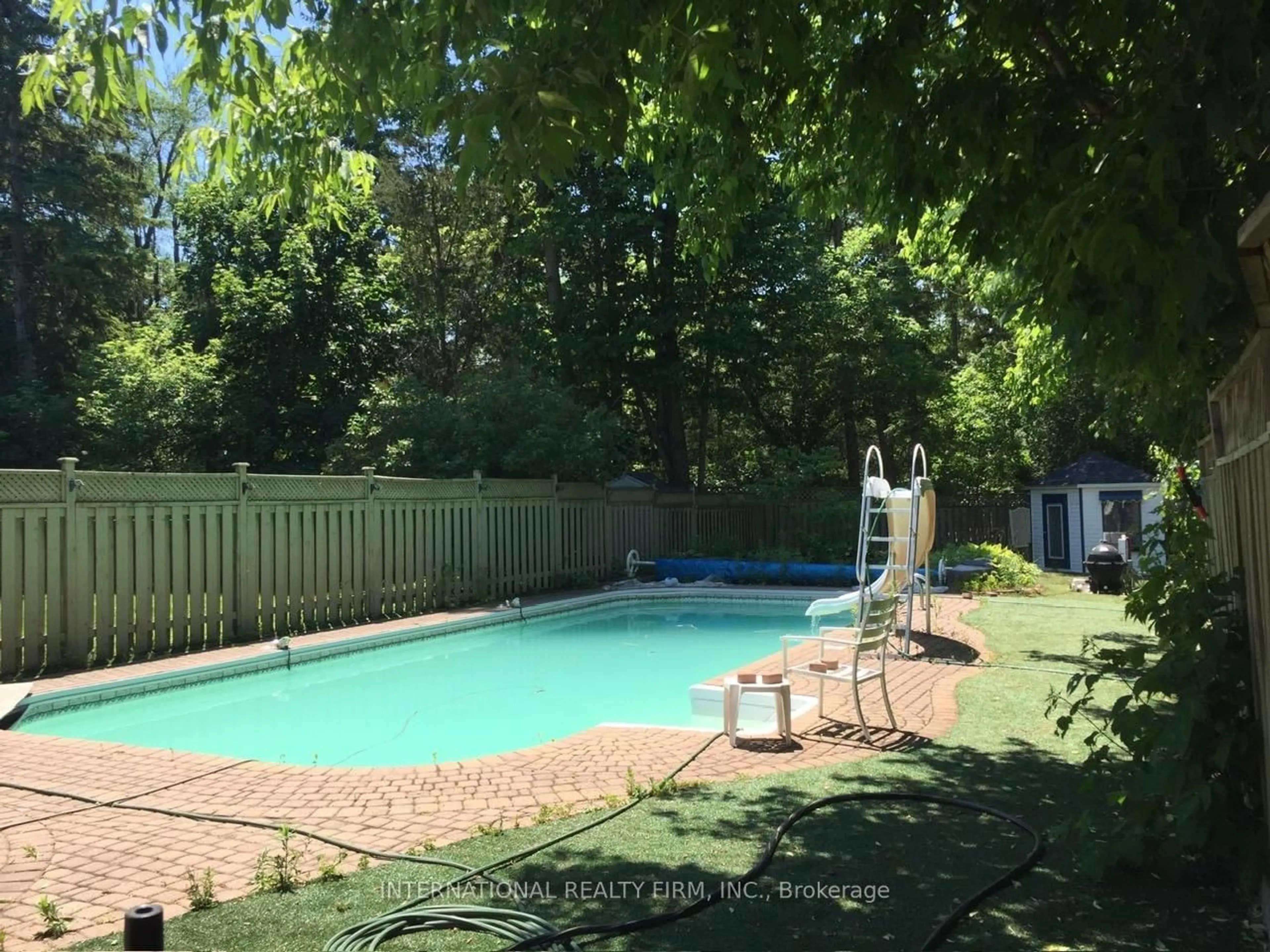Pool for 276 Sheridan Crt, Newmarket Ontario L3Y 8P9