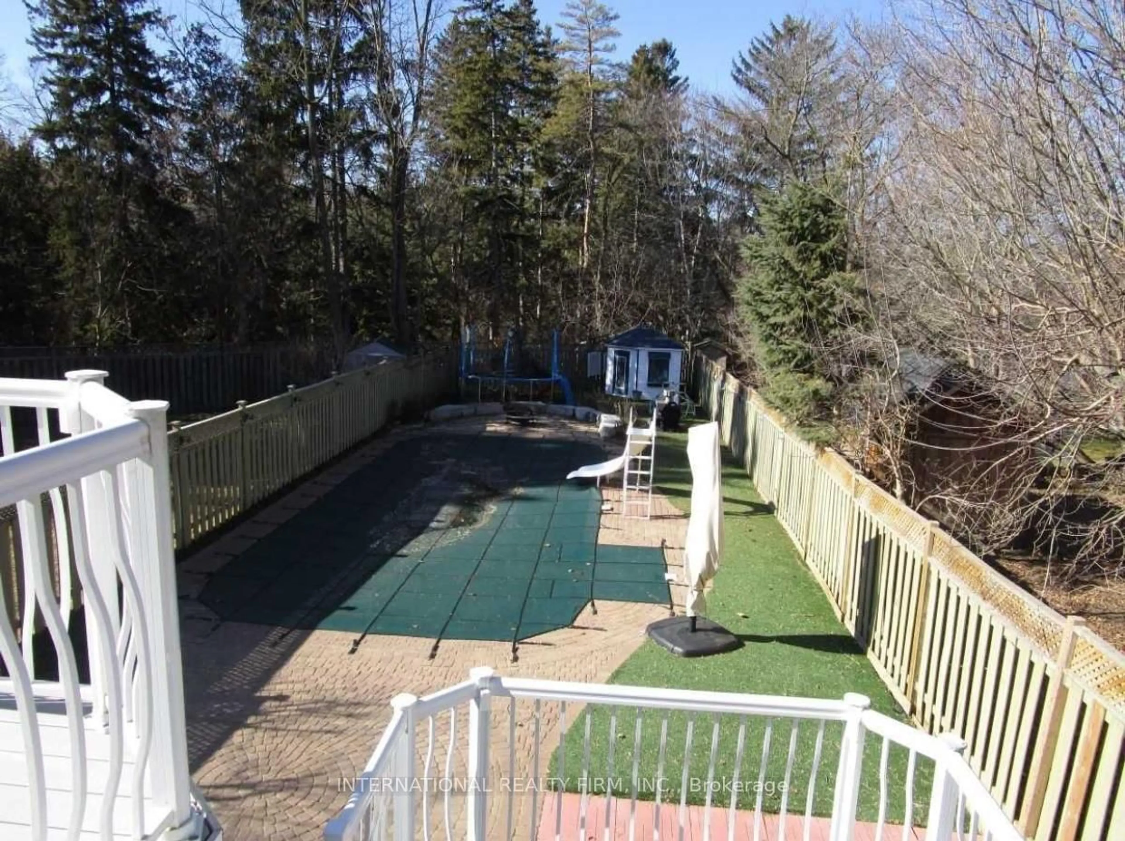Pool for 276 Sheridan Crt, Newmarket Ontario L3Y 8P9