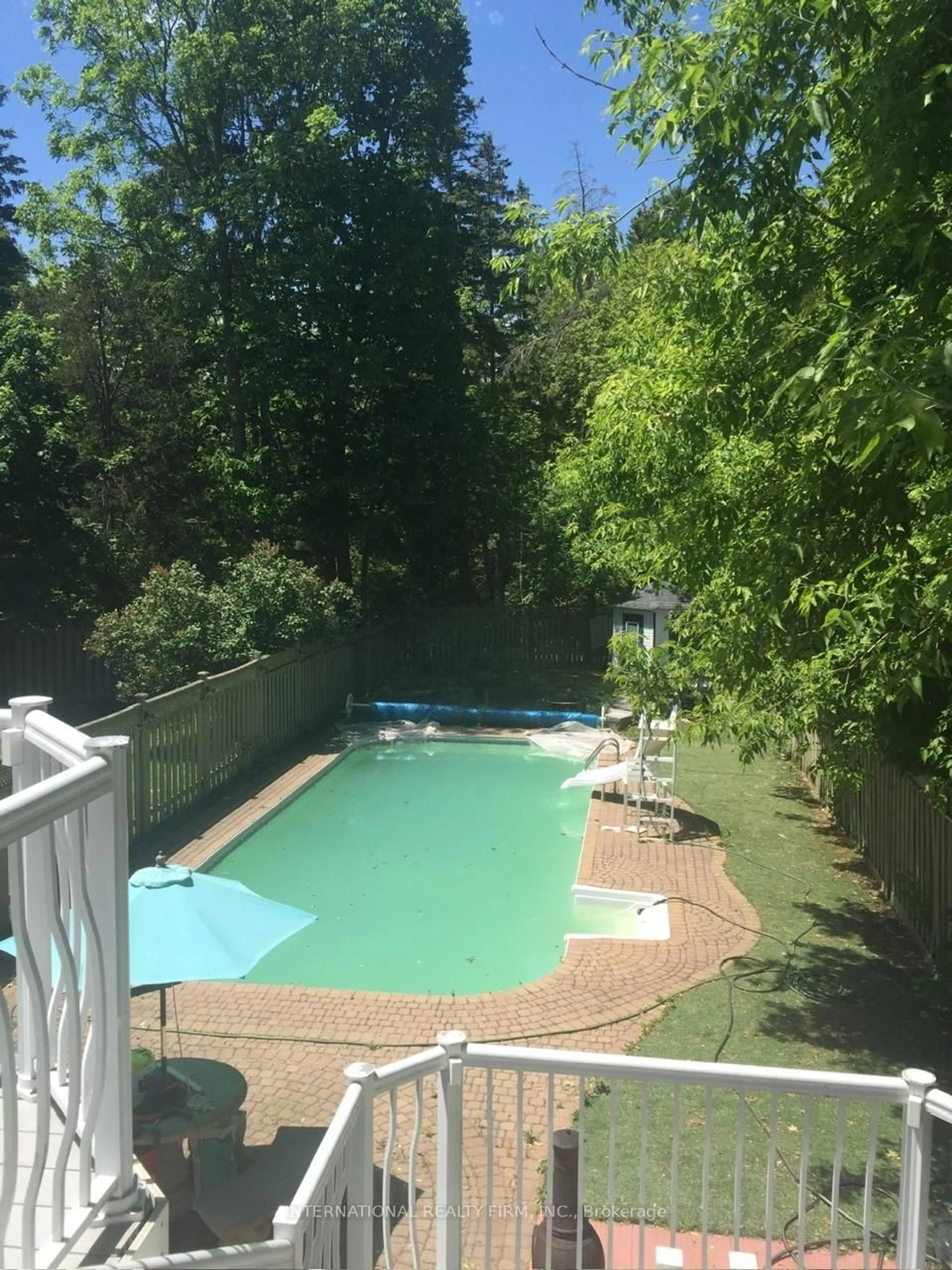Pool for 276 Sheridan Crt, Newmarket Ontario L3Y 8P9