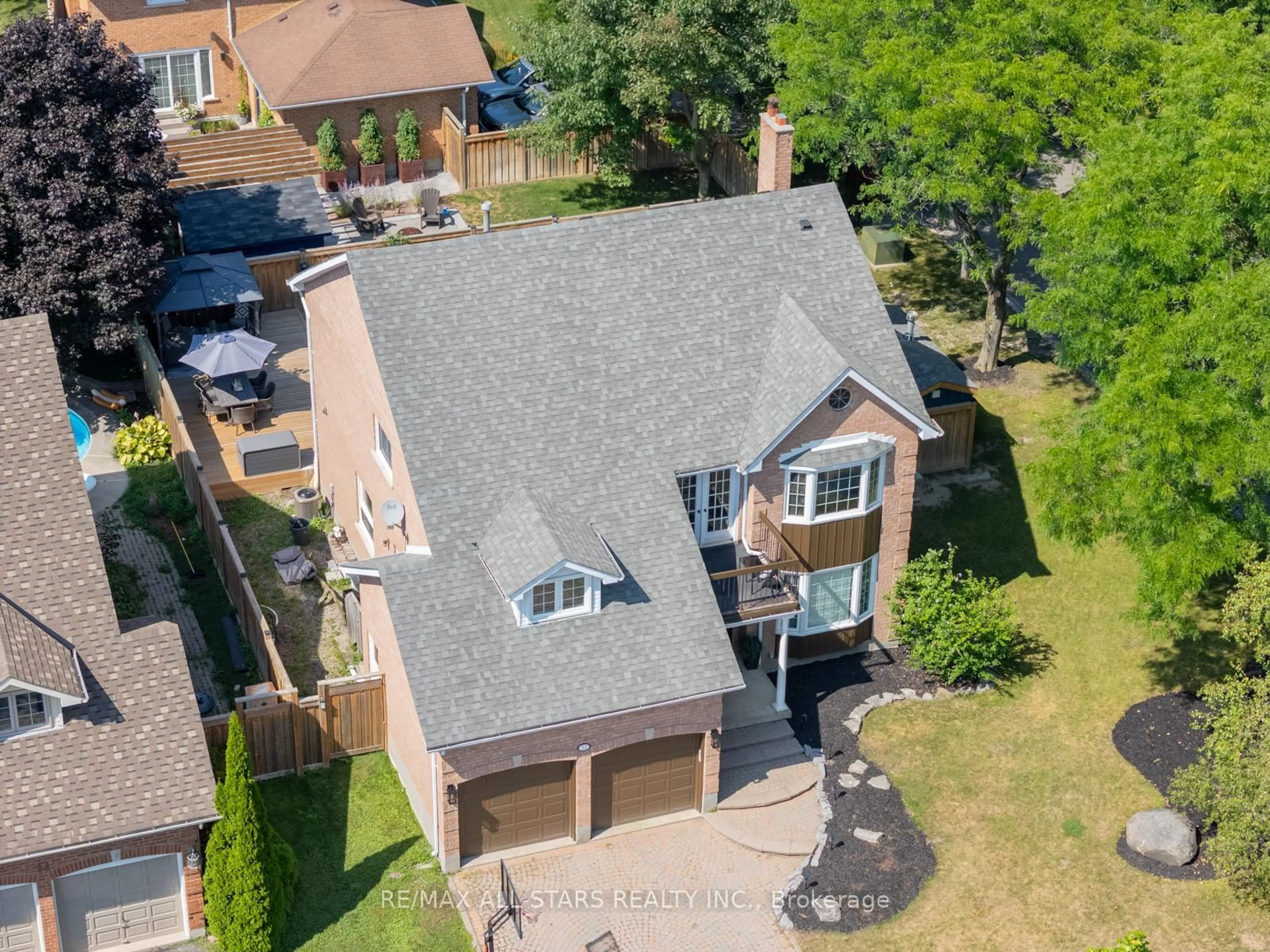 A pic from outside/outdoor area/front of a property/back of a property/a pic from drone, street for 22 Dorman Dr, Whitchurch-Stouffville Ontario L4A 8A6