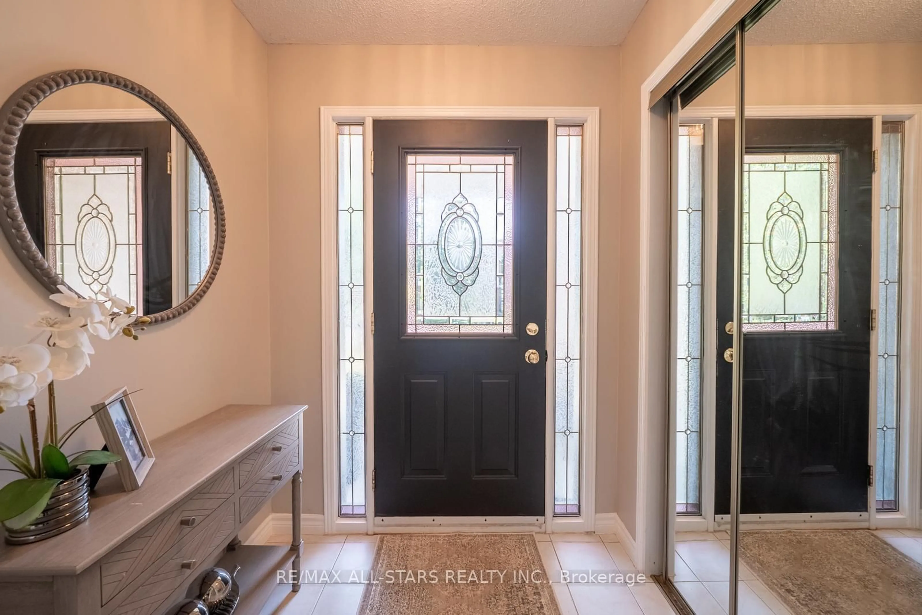 Indoor entryway for 22 Dorman Dr, Whitchurch-Stouffville Ontario L4A 8A6