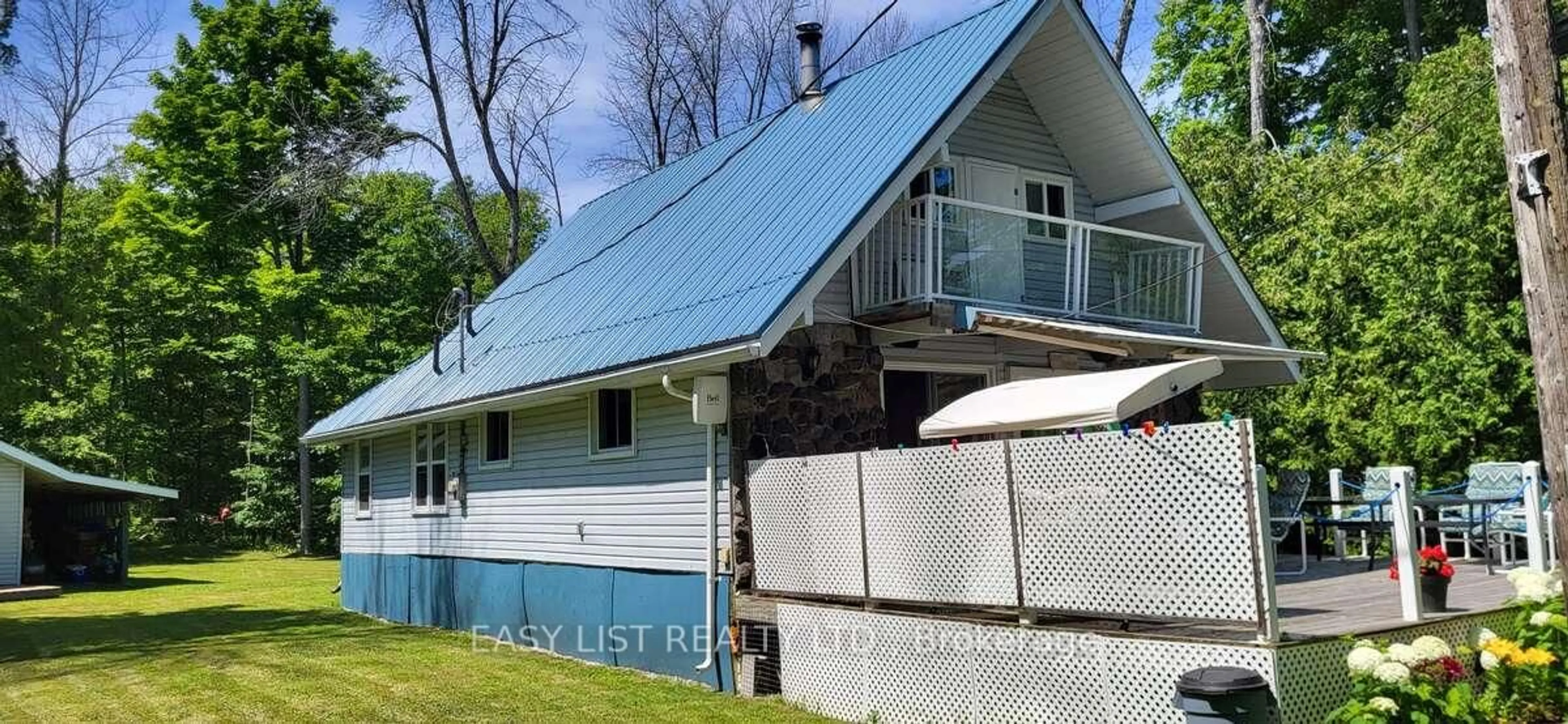 Home with vinyl exterior material, building for 29 Snake Island Rd, Georgina Islands Ontario L0E 1R0