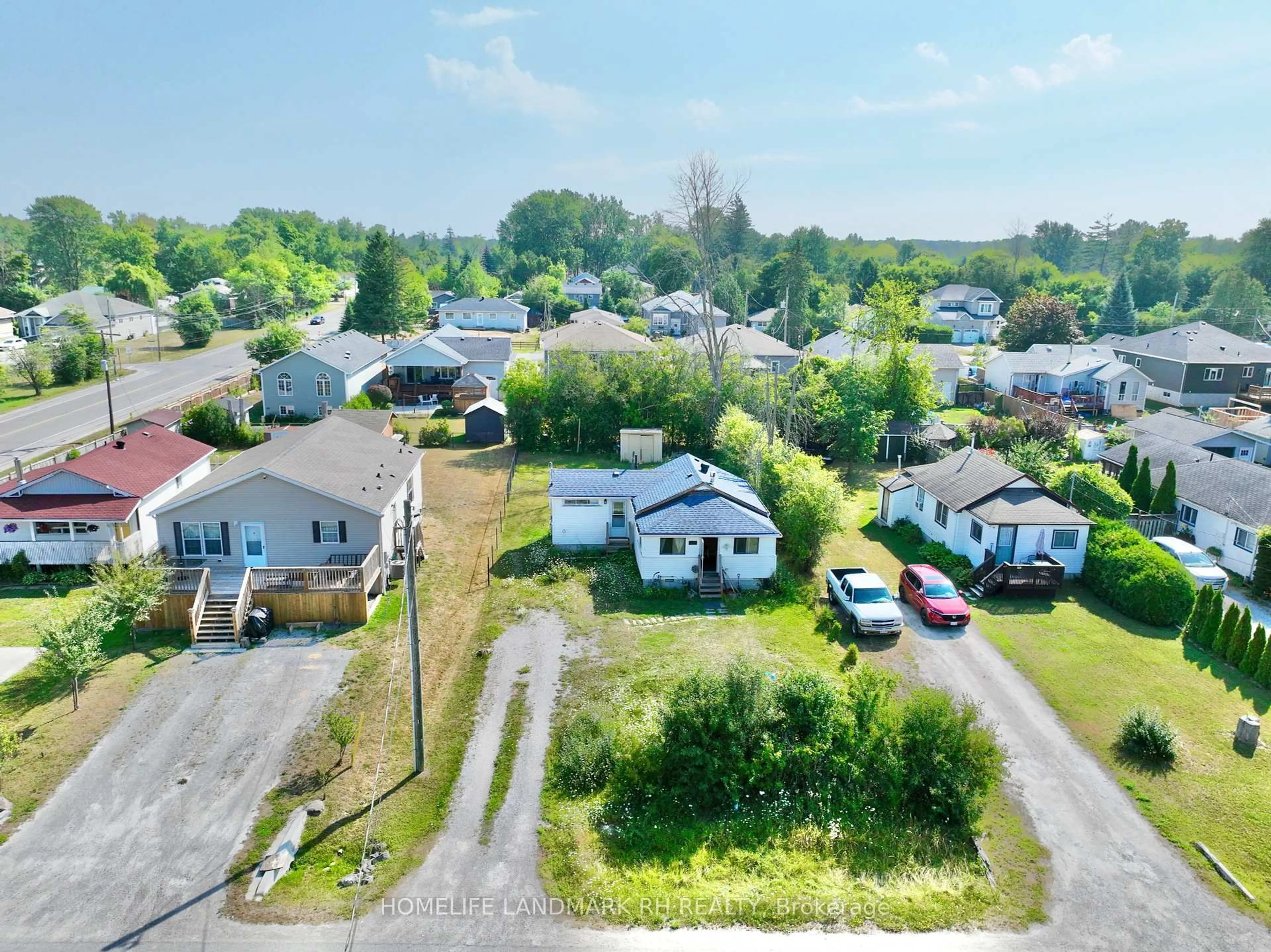 A pic from outside/outdoor area/front of a property/back of a property/a pic from drone, street for 795 Third Ave, Georgina Ontario L0E 1S0