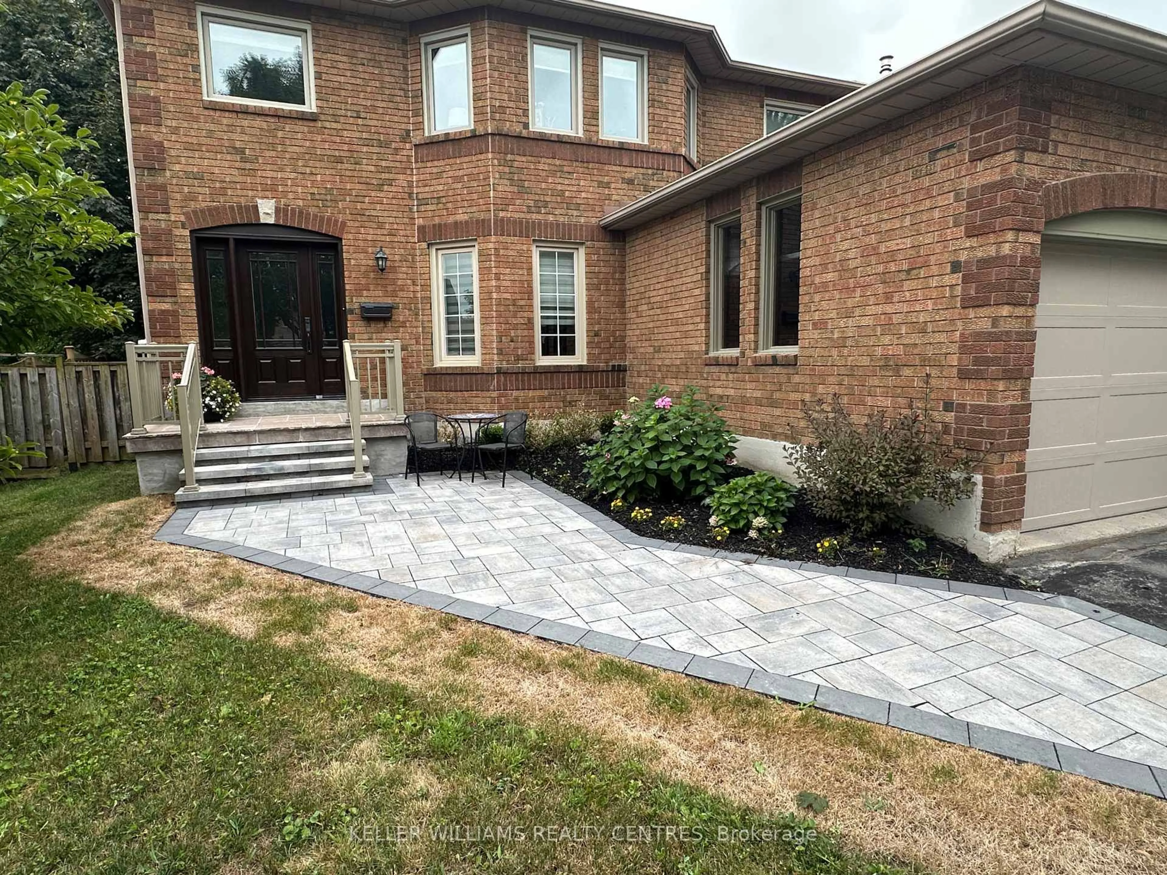 Unknown for 107 Rhodes Circ, Newmarket Ontario L3X 1V2