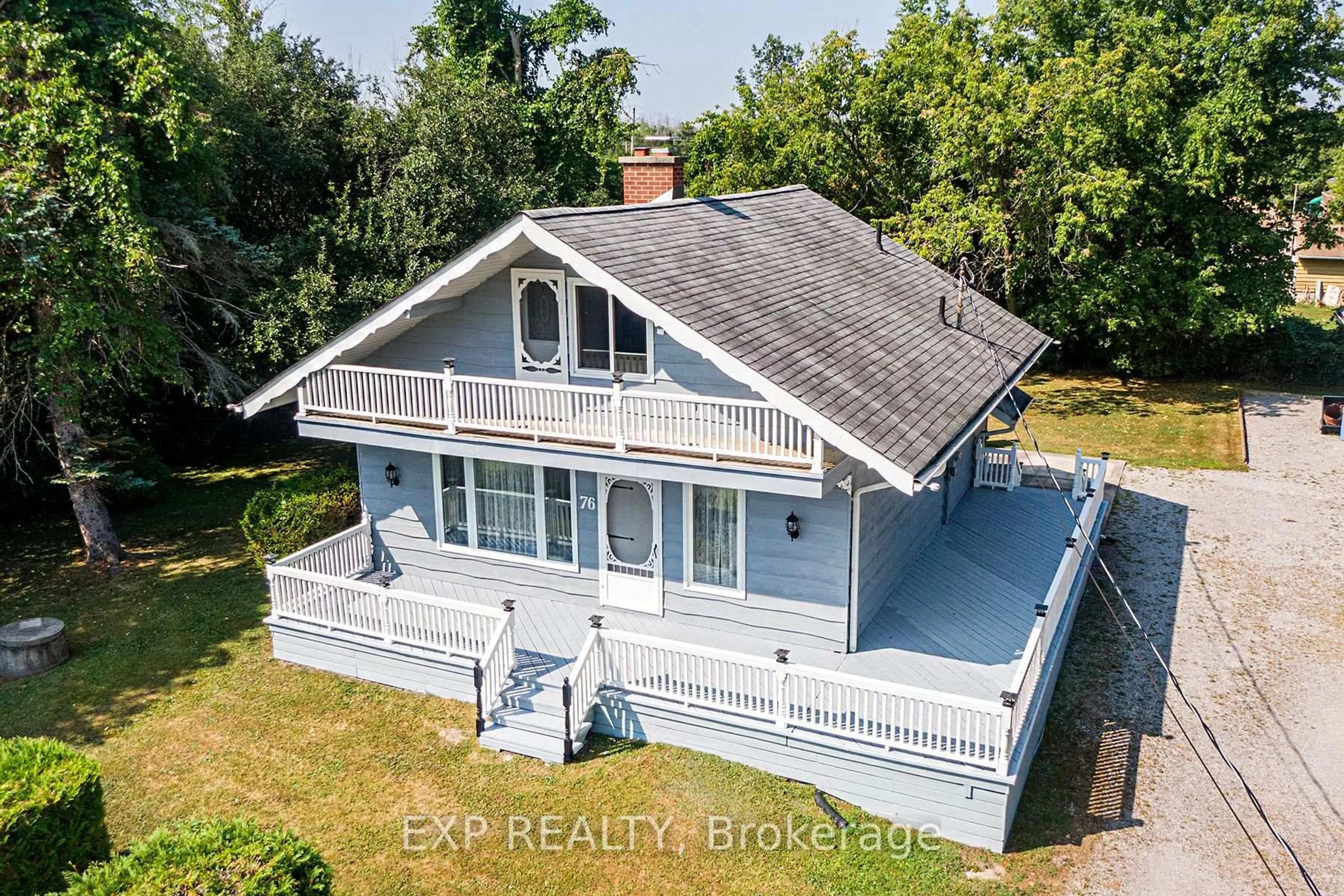 A pic from outside/outdoor area/front of a property/back of a property/a pic from drone, building for 76 Sunset Beach Rd, Georgina Ontario L0E 1N0