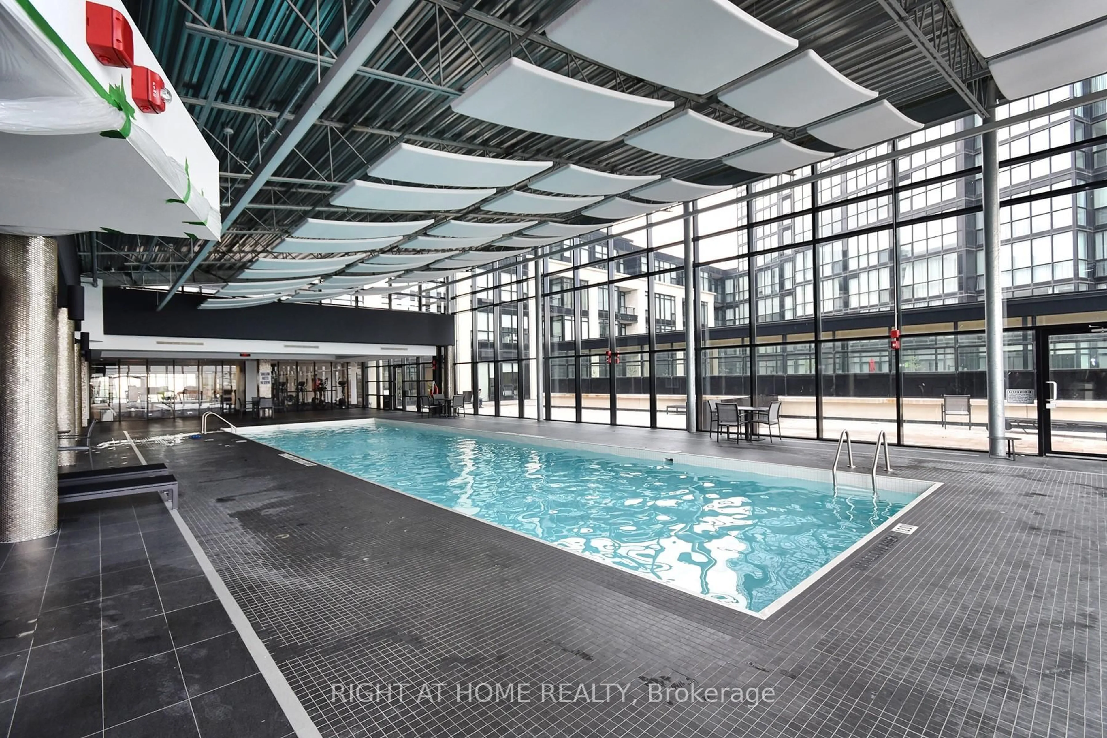 Pool for 2910 Highway No, 7 Rd #312, Vaughan Ontario L4K 0H8