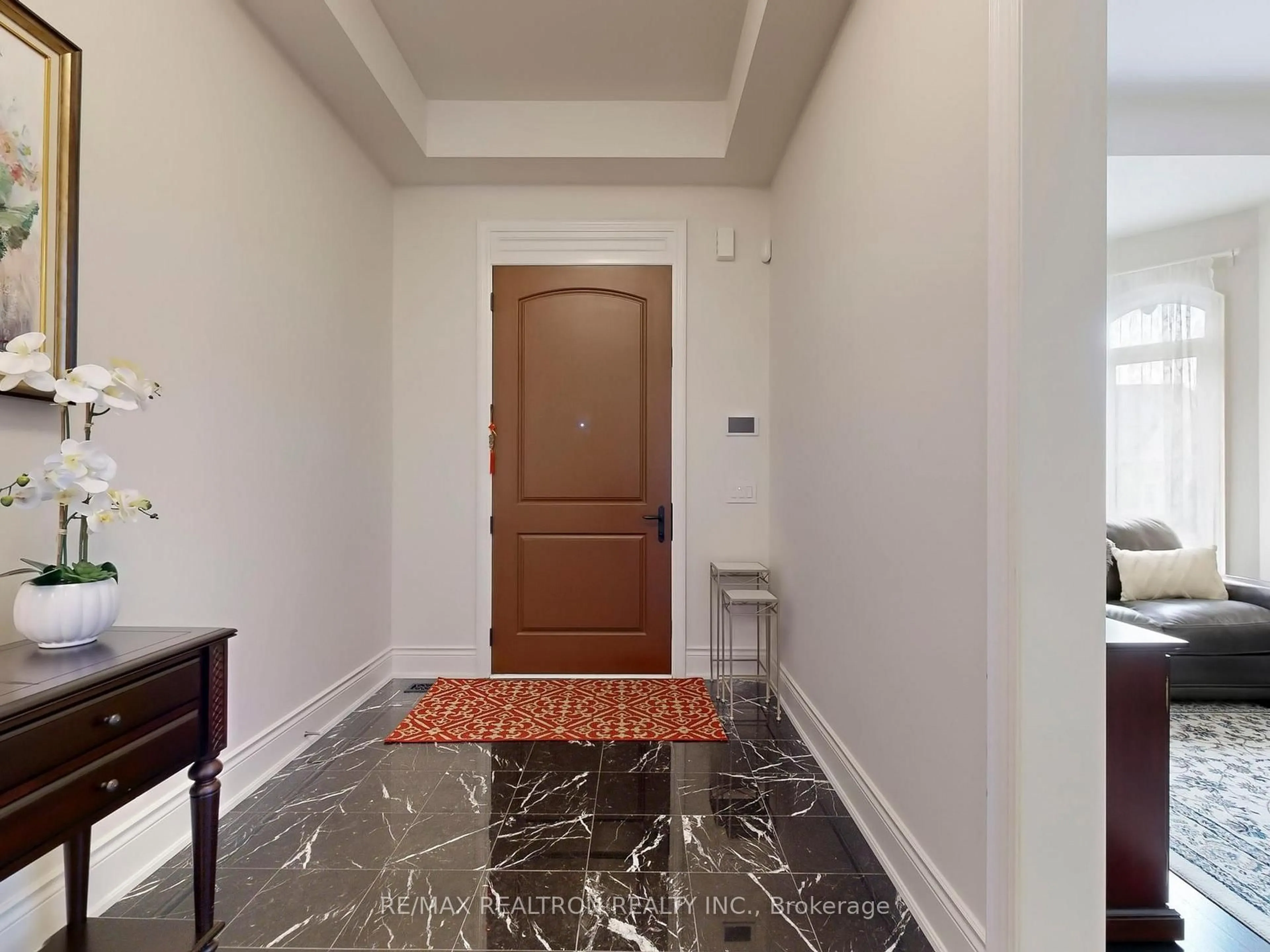 Indoor foyer for 80 Annsleywood Crt, Vaughan Ontario L4H 4G6