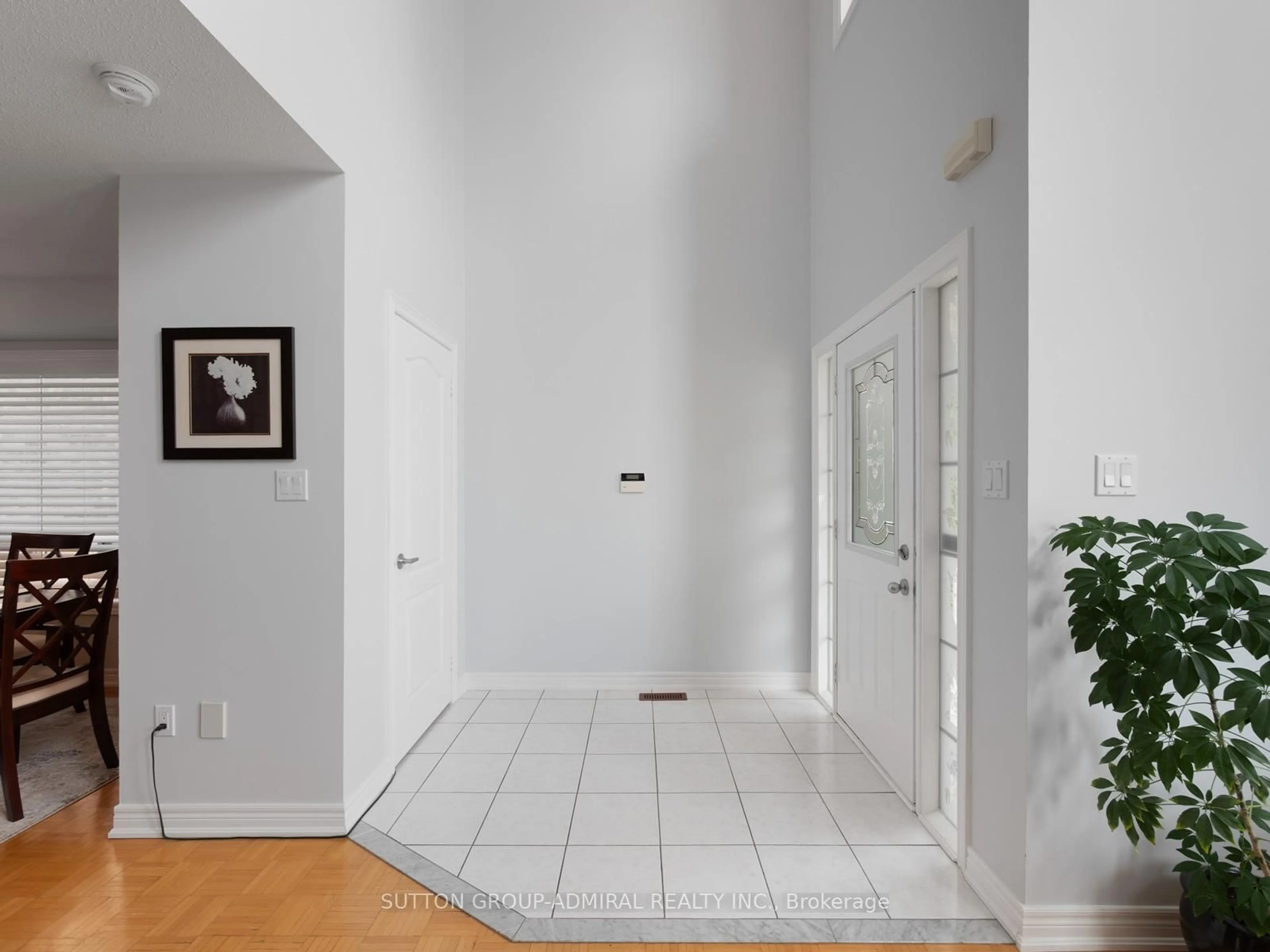 Indoor entryway for 190 Maria Antonia Rd, Vaughan Ontario L4H 2Z4