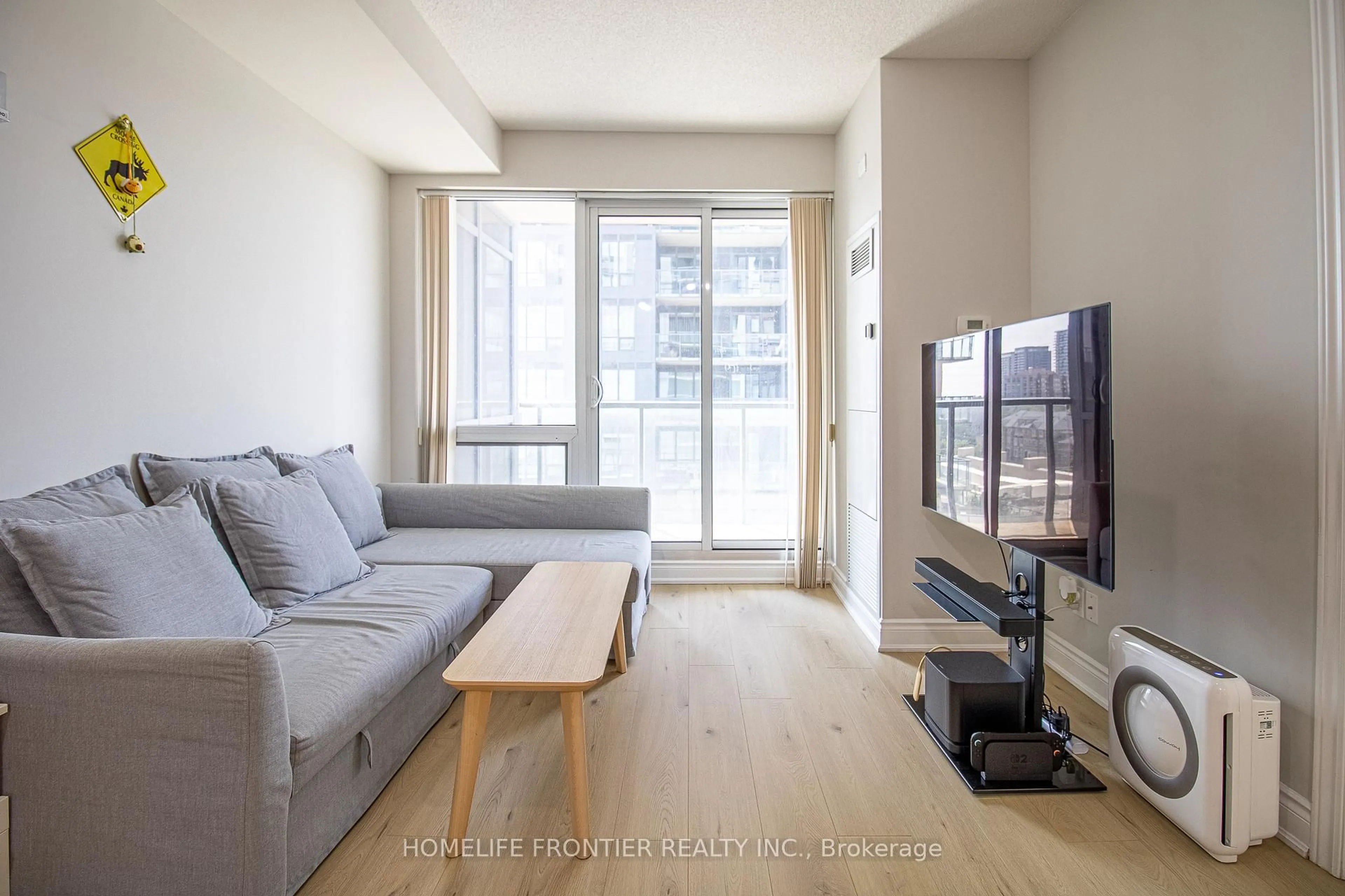 Living room with furniture, unknown for 9090 Yonge St #609B, Richmond Hill Ontario L4C 0Z1